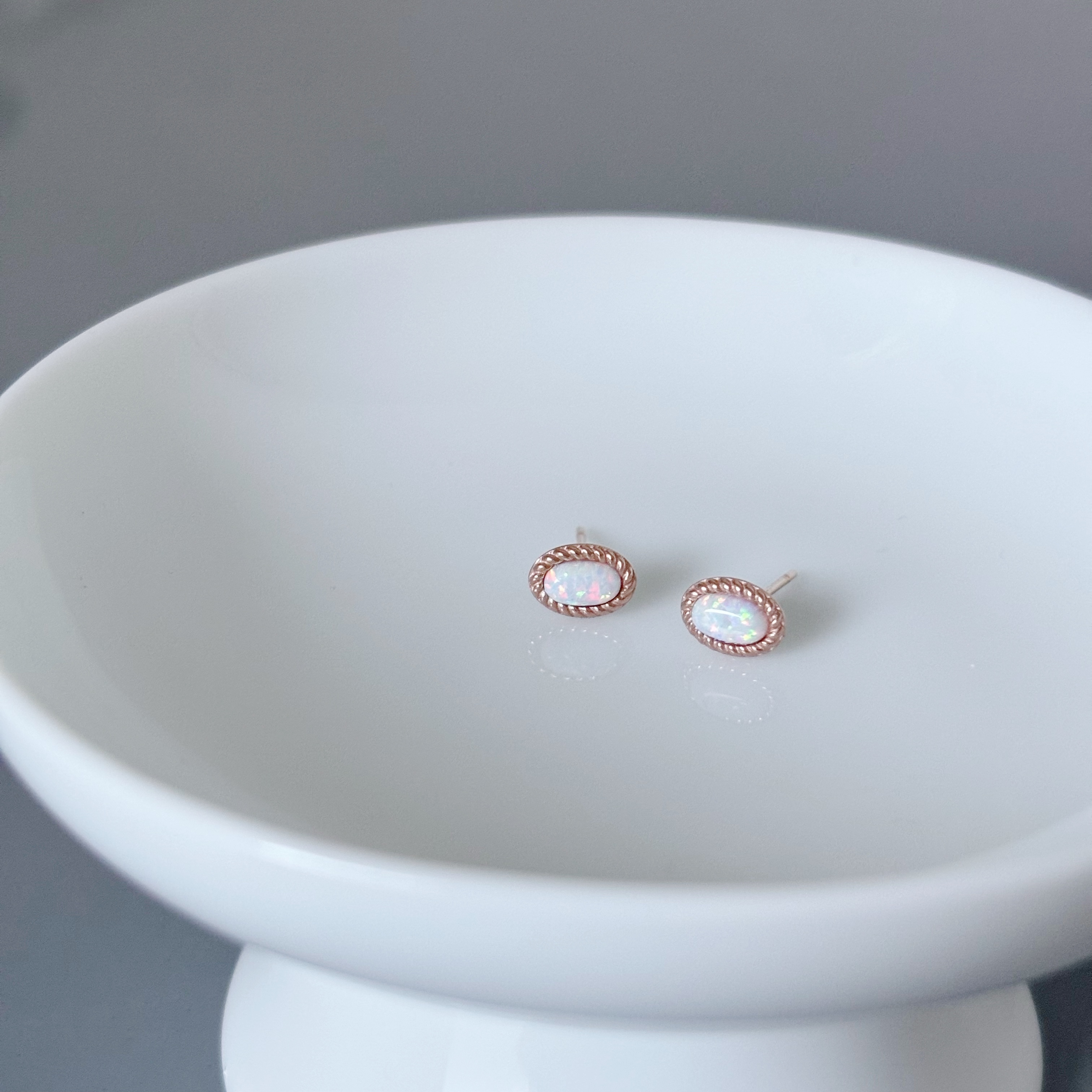 10K復古麻花橢圓歐泊耳環