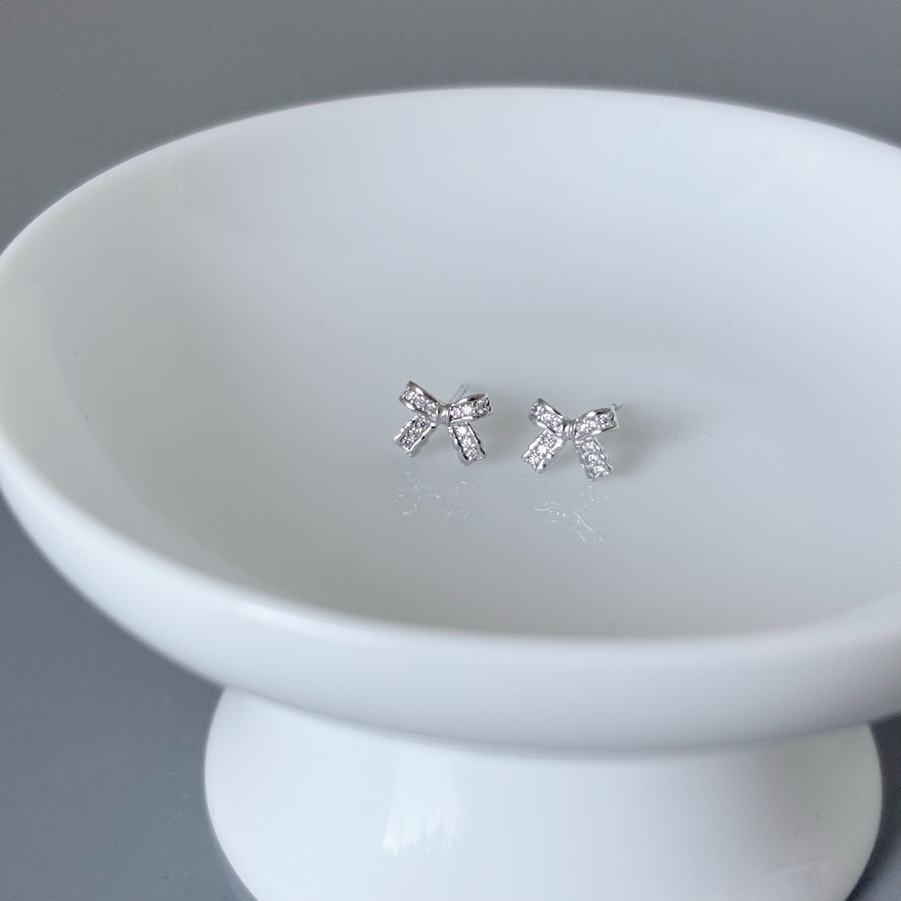 10K碎鑽緞帶蝴蝶結耳環