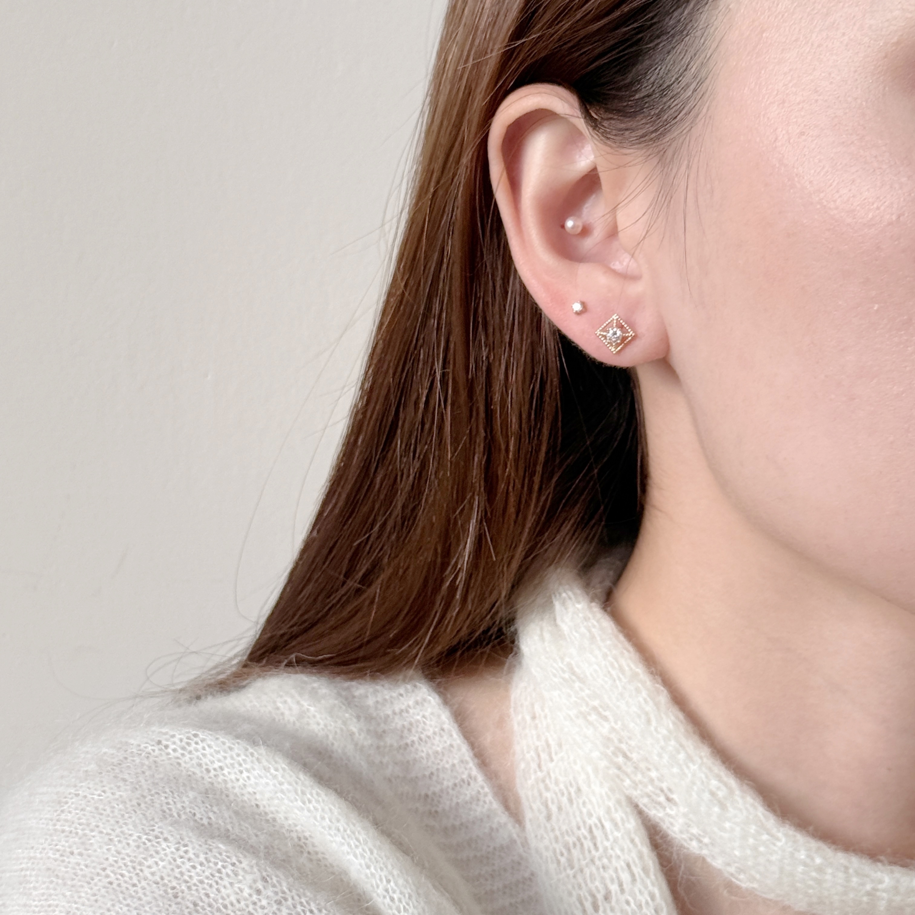 10K麻花交叉方形鋯石耳環