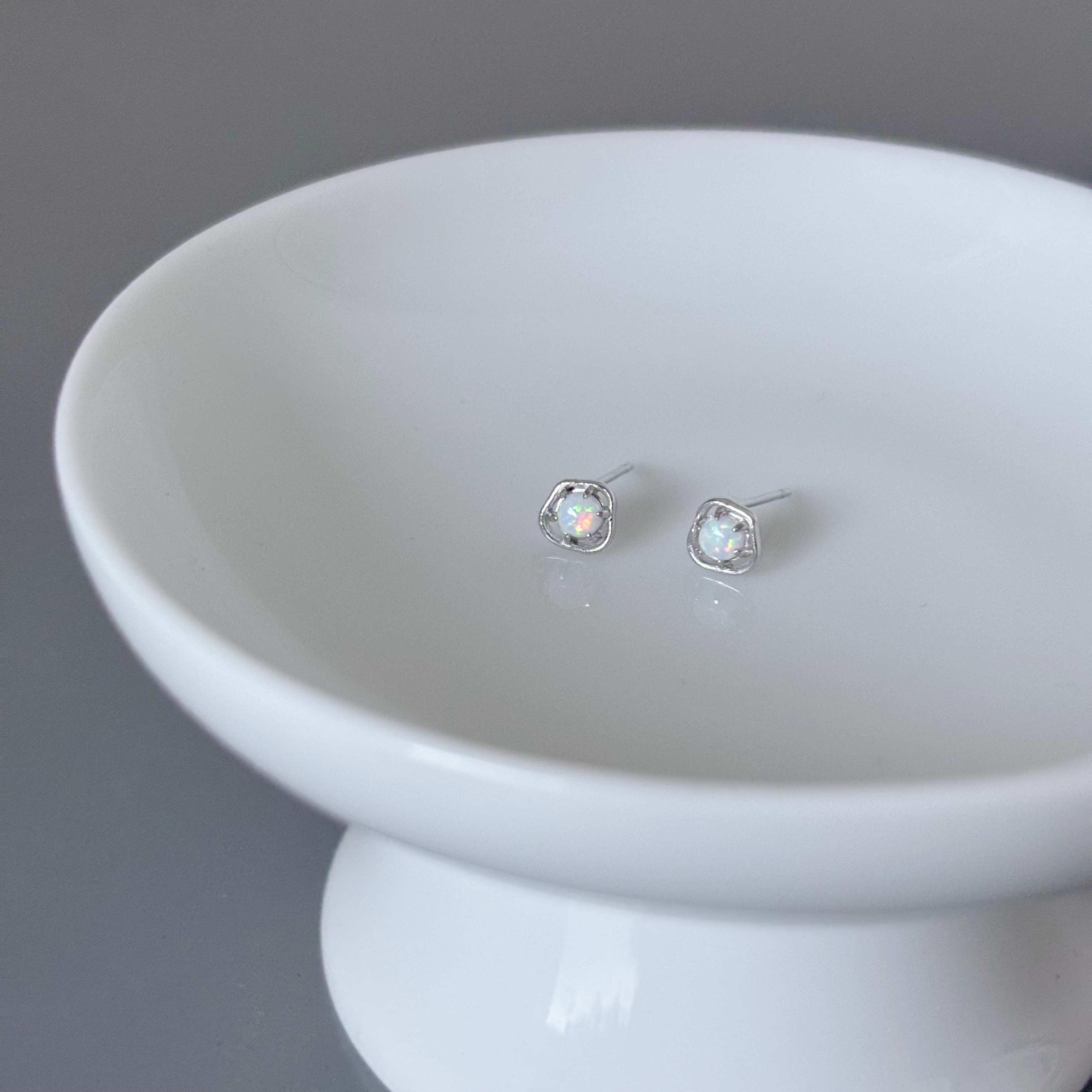 10K不規則爪鑲歐泊耳環