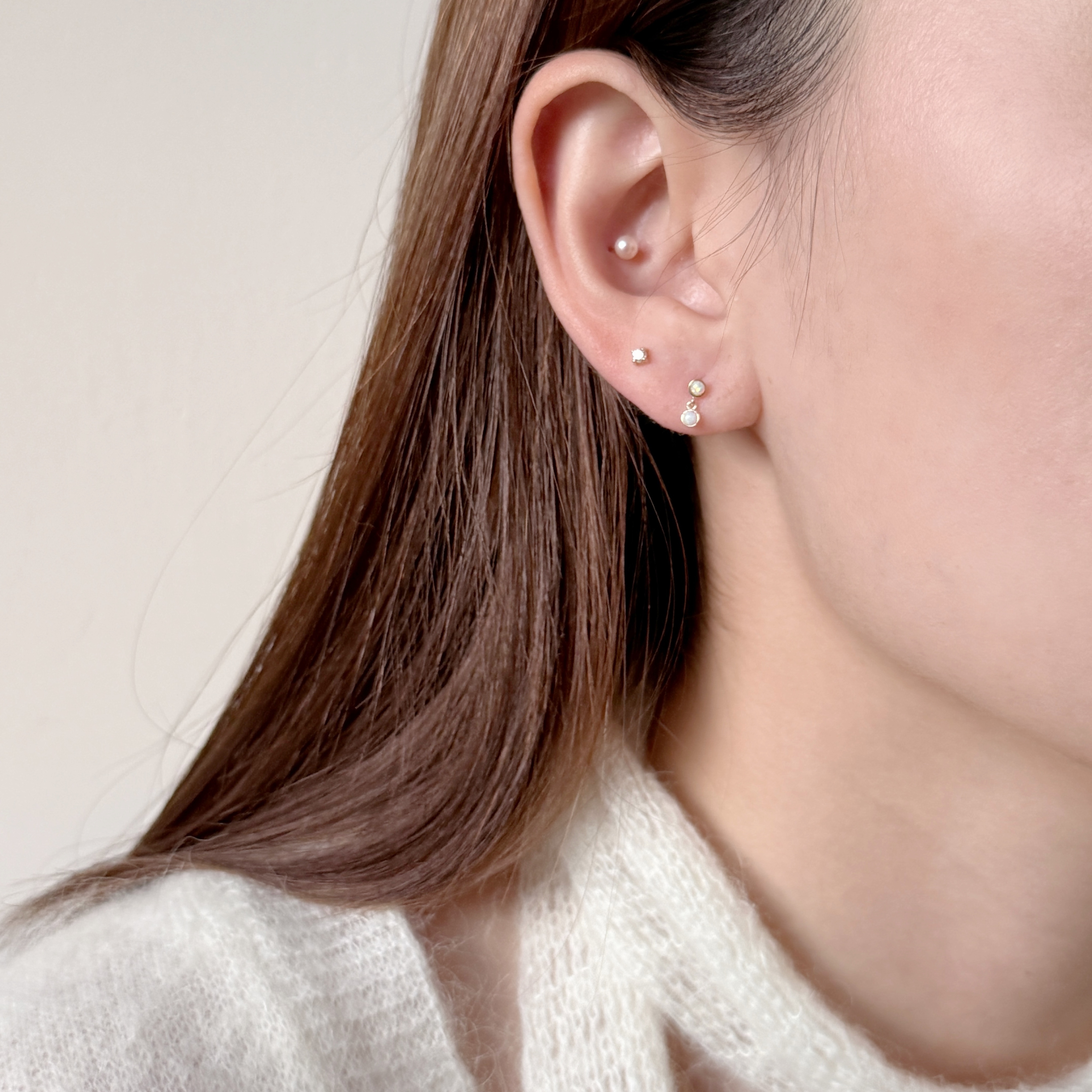 10K小圓晃晃歐泊耳環