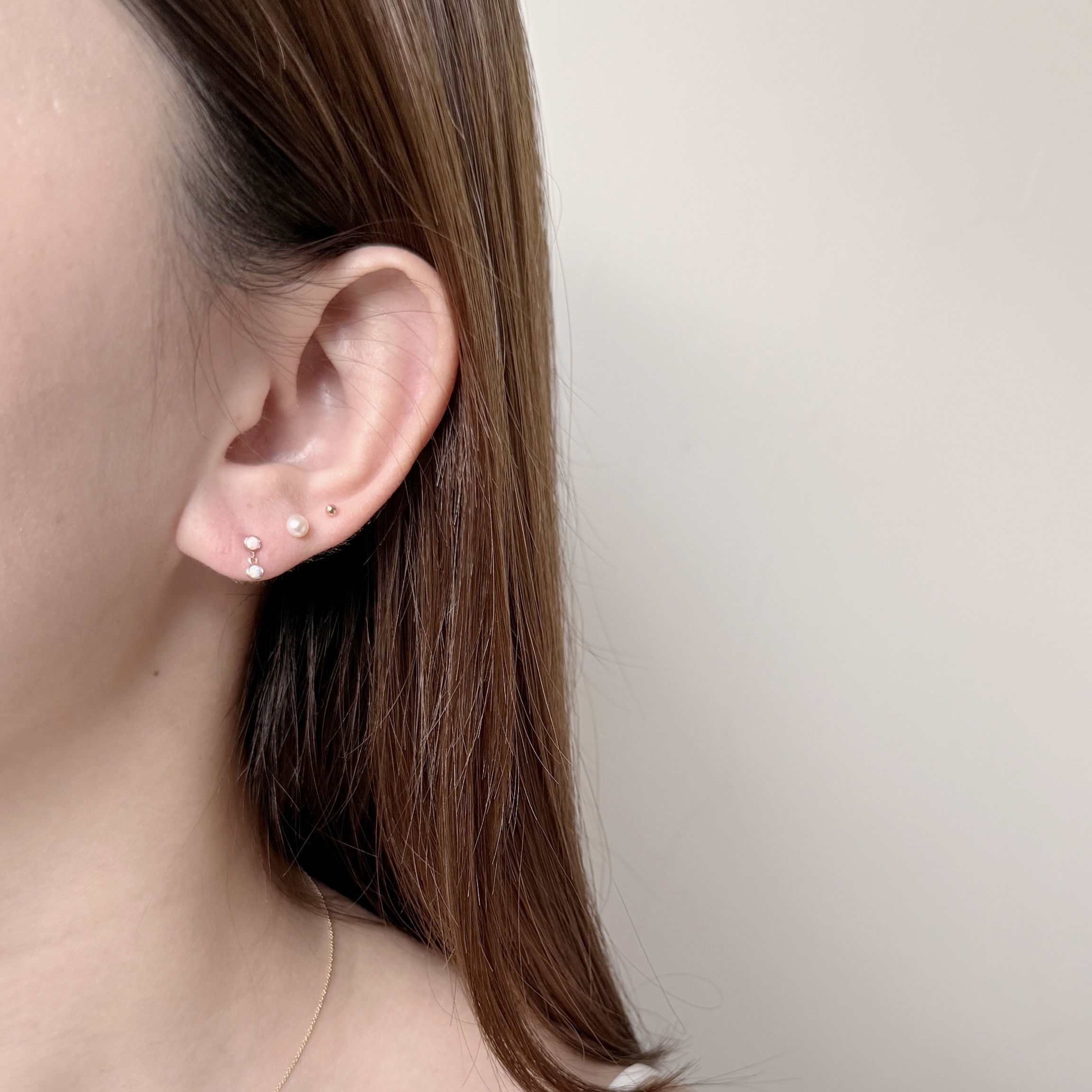 10K小圓晃晃歐泊耳環