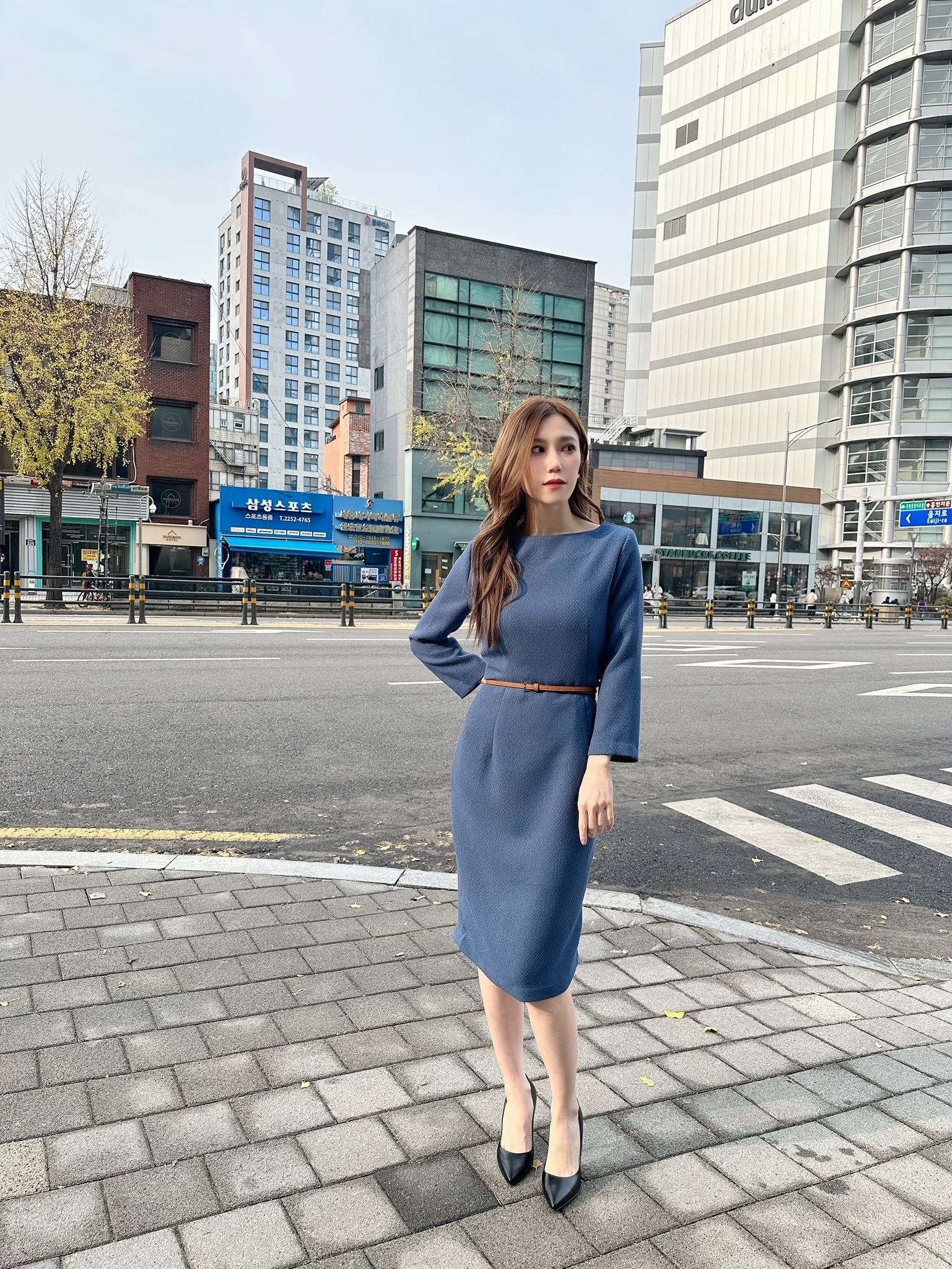 柔軟面料細閃七分袖腰帶洋