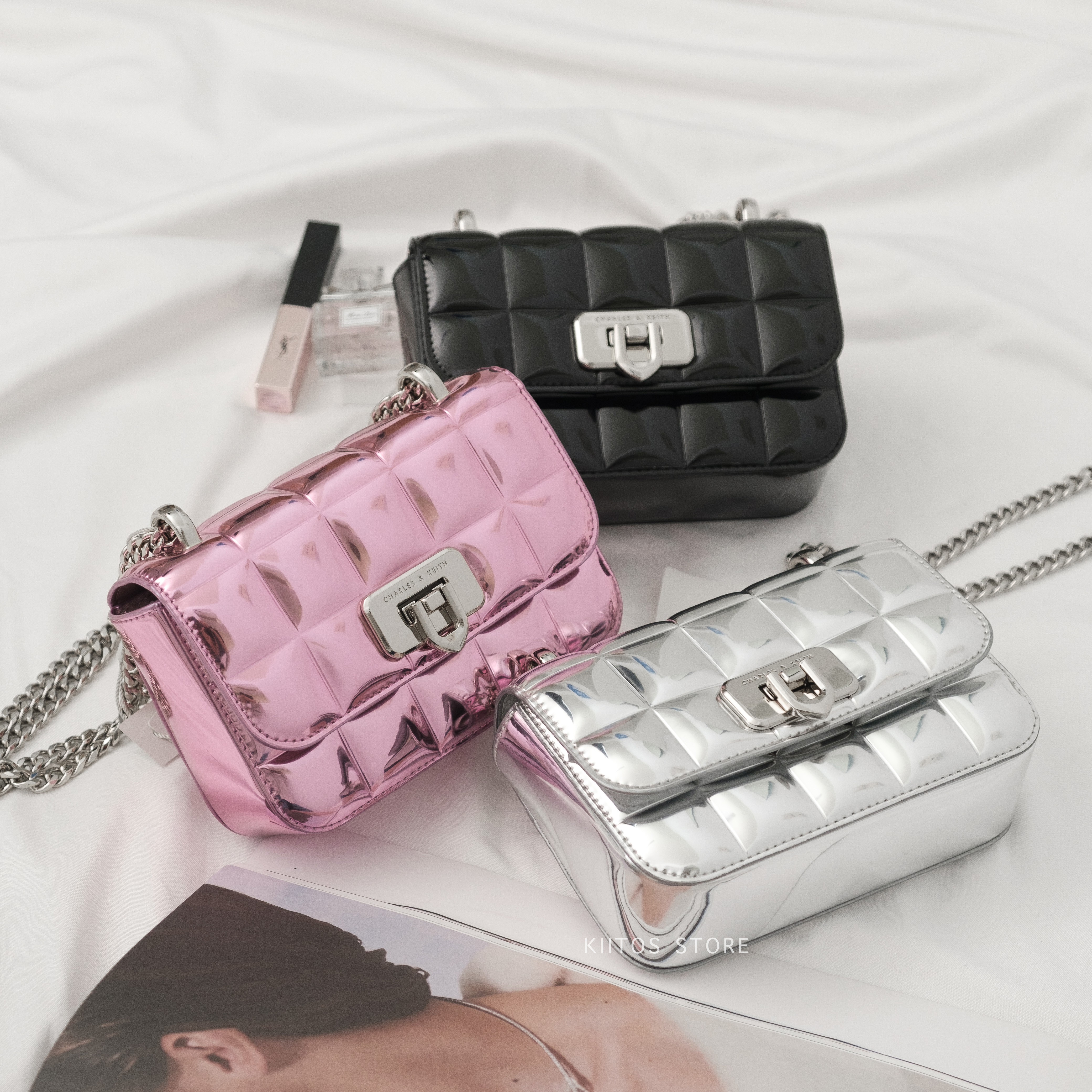 【現貨】 CharlesKeith Holiday 2024 聖誕系列 金屬方形絎縫鏈條提手包 小CK