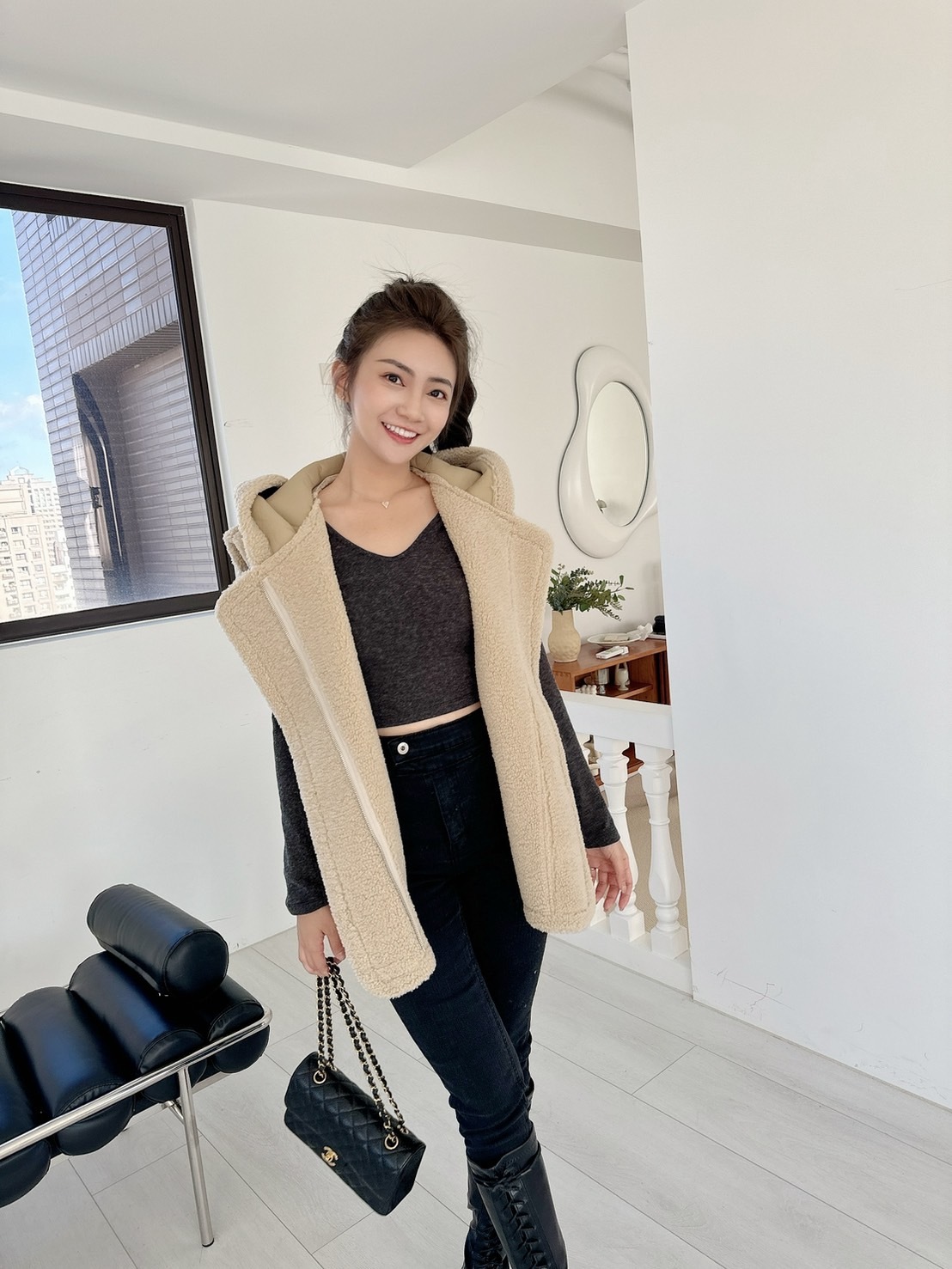 【預購】🔥12.04秋冬新品］💥最百搭ㄉ單品］韓版超可愛羊羔毛拼接皮革口袋連帽背心（顯白卡其/兩色）