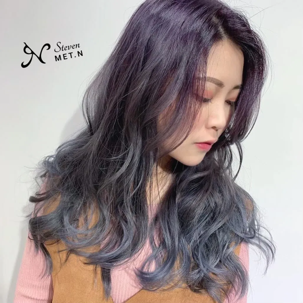 Soft wavy long hair paired with blue-violet tones exudes an romantic vibe, perfectly capturing the essence of Very Peri