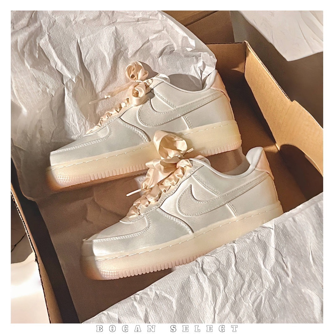 NIKE AIR FORCE 緞帶粉 訂製鞋 HQ3762-133