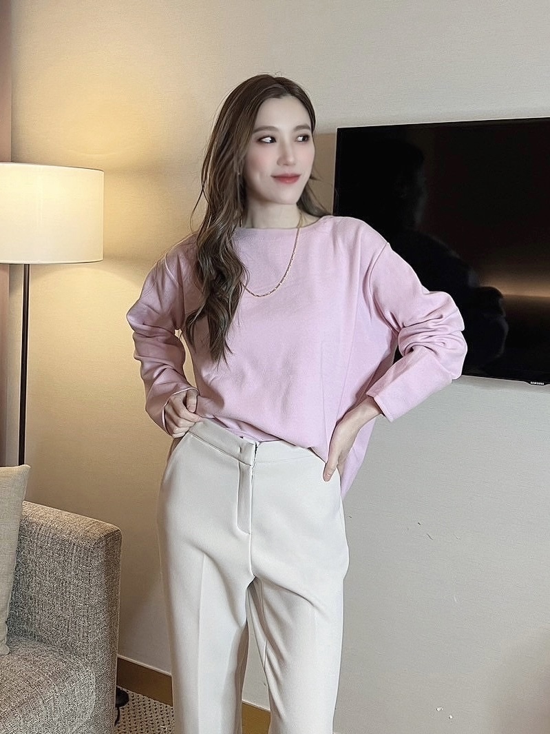 氣質素面長袖針織上衣