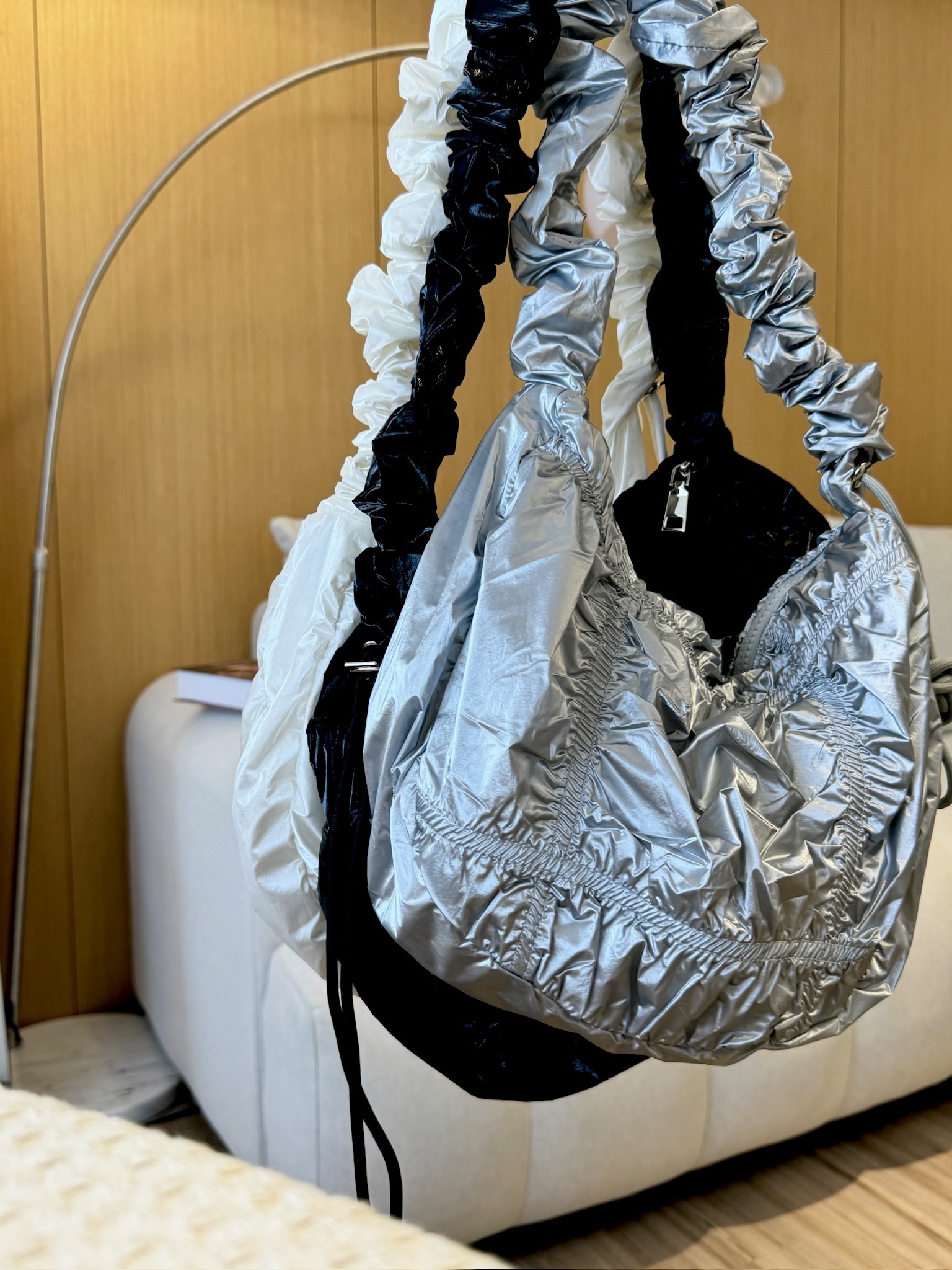 歐膩推薦皺皺雲朵包