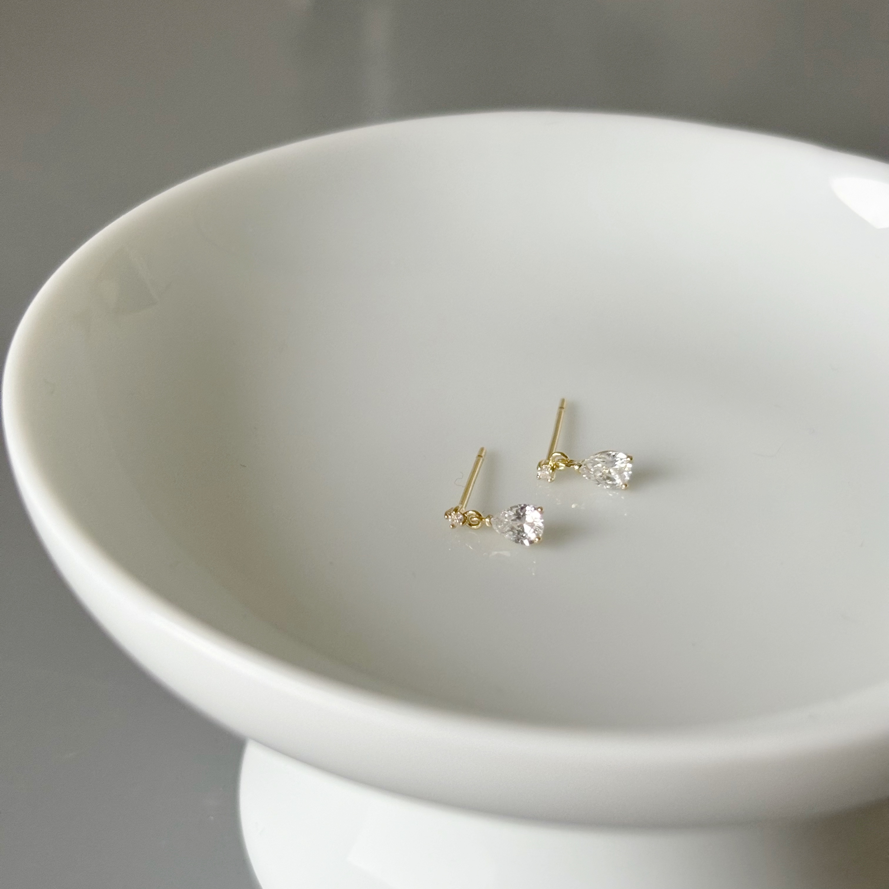 10K小鑽垂水滴鋯石耳環