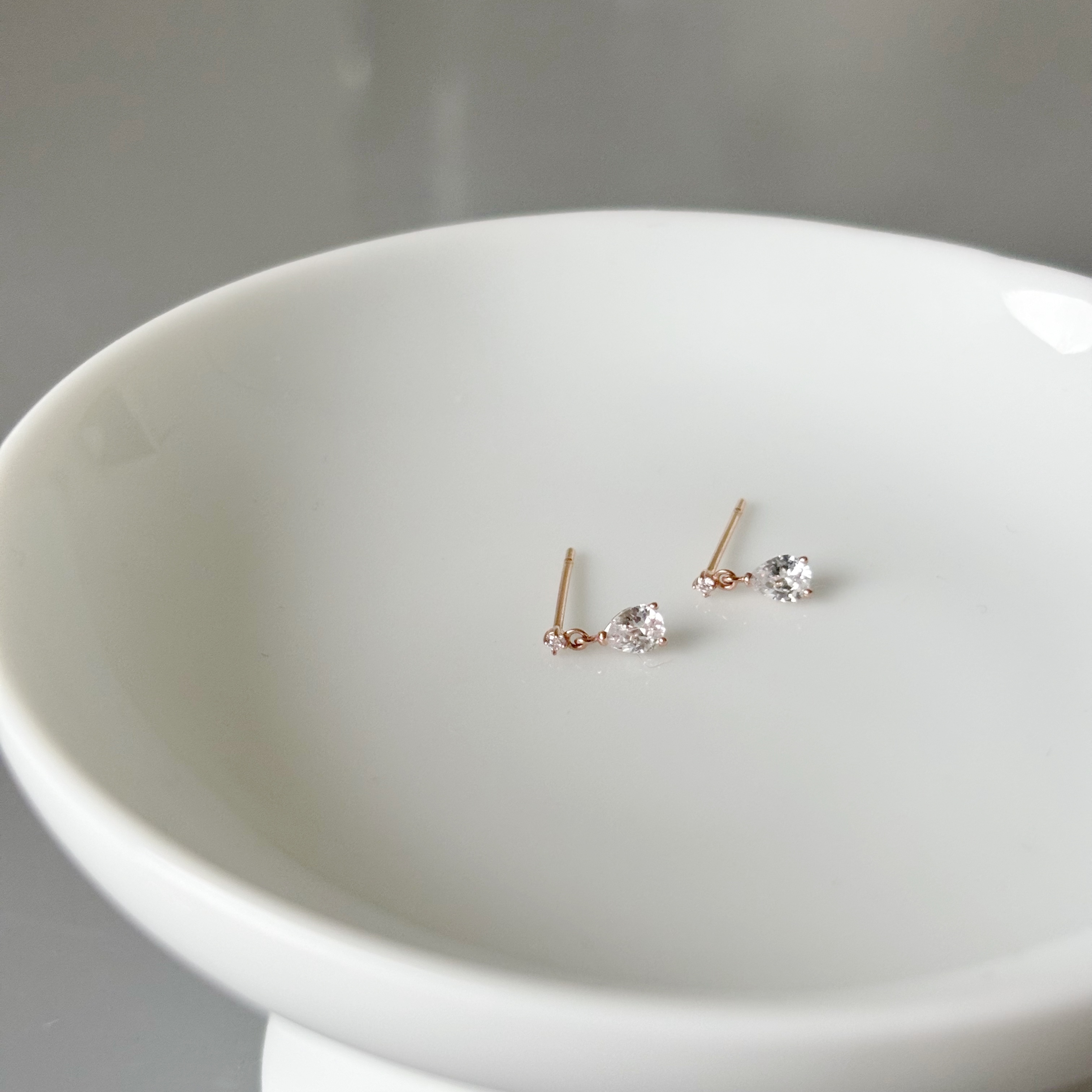 10K小鑽垂水滴鋯石耳環