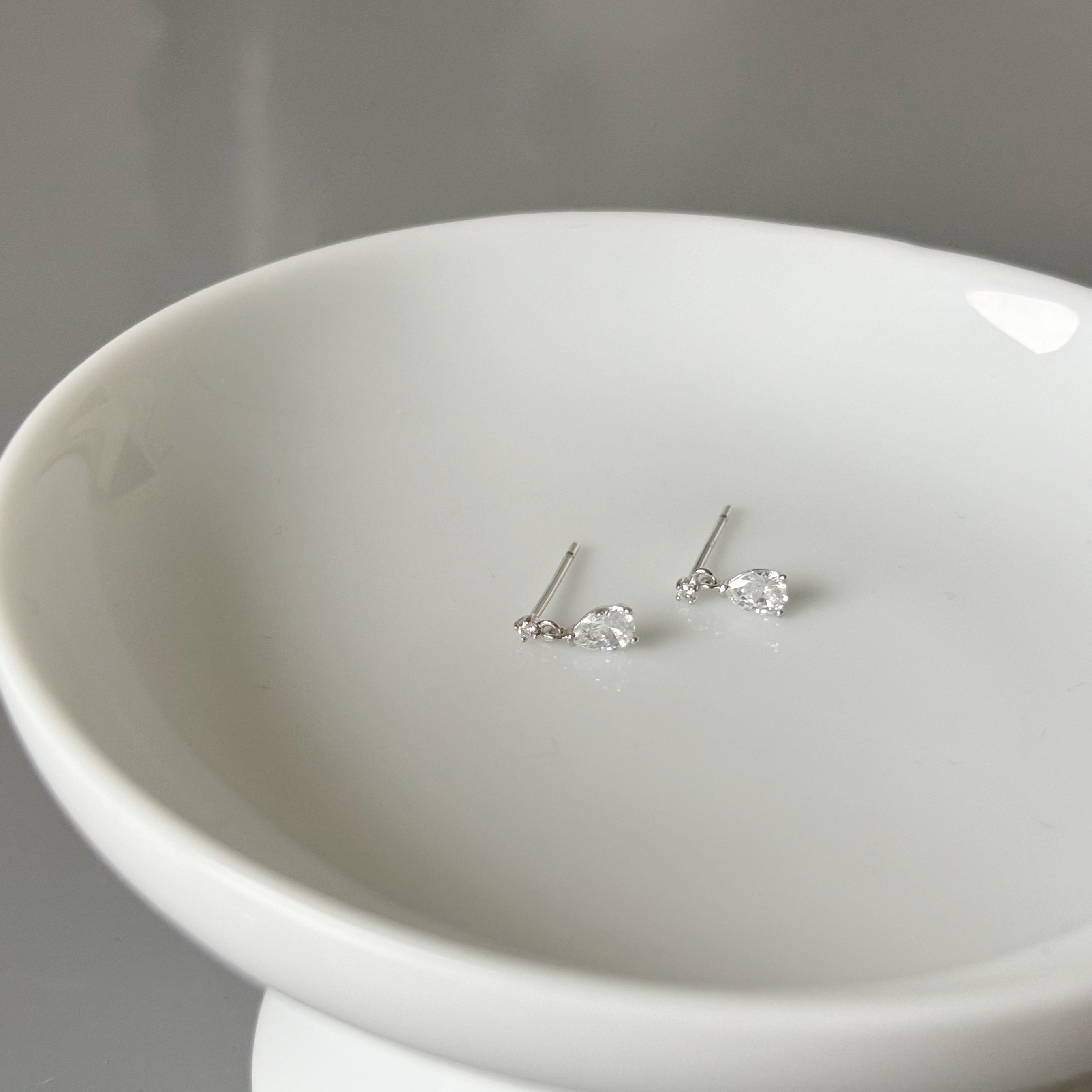 10K小鑽垂水滴鋯石耳環