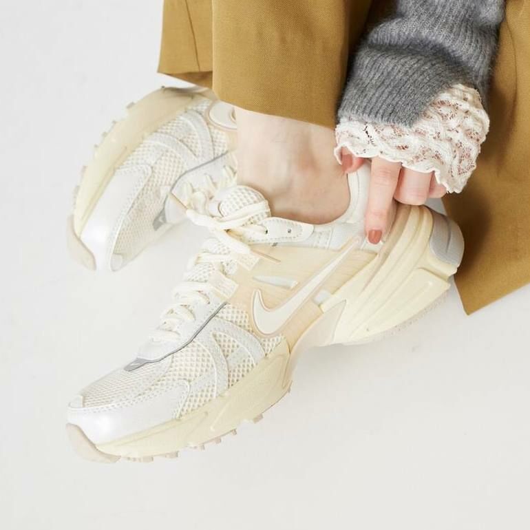 Nike V2K RUN 奶油蛋糕