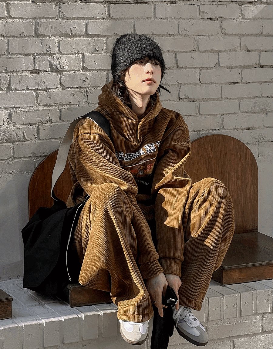 天鵝絨燈芯絨帽T