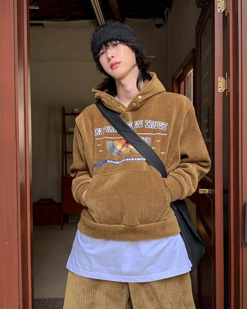 天鵝絨燈芯絨帽T