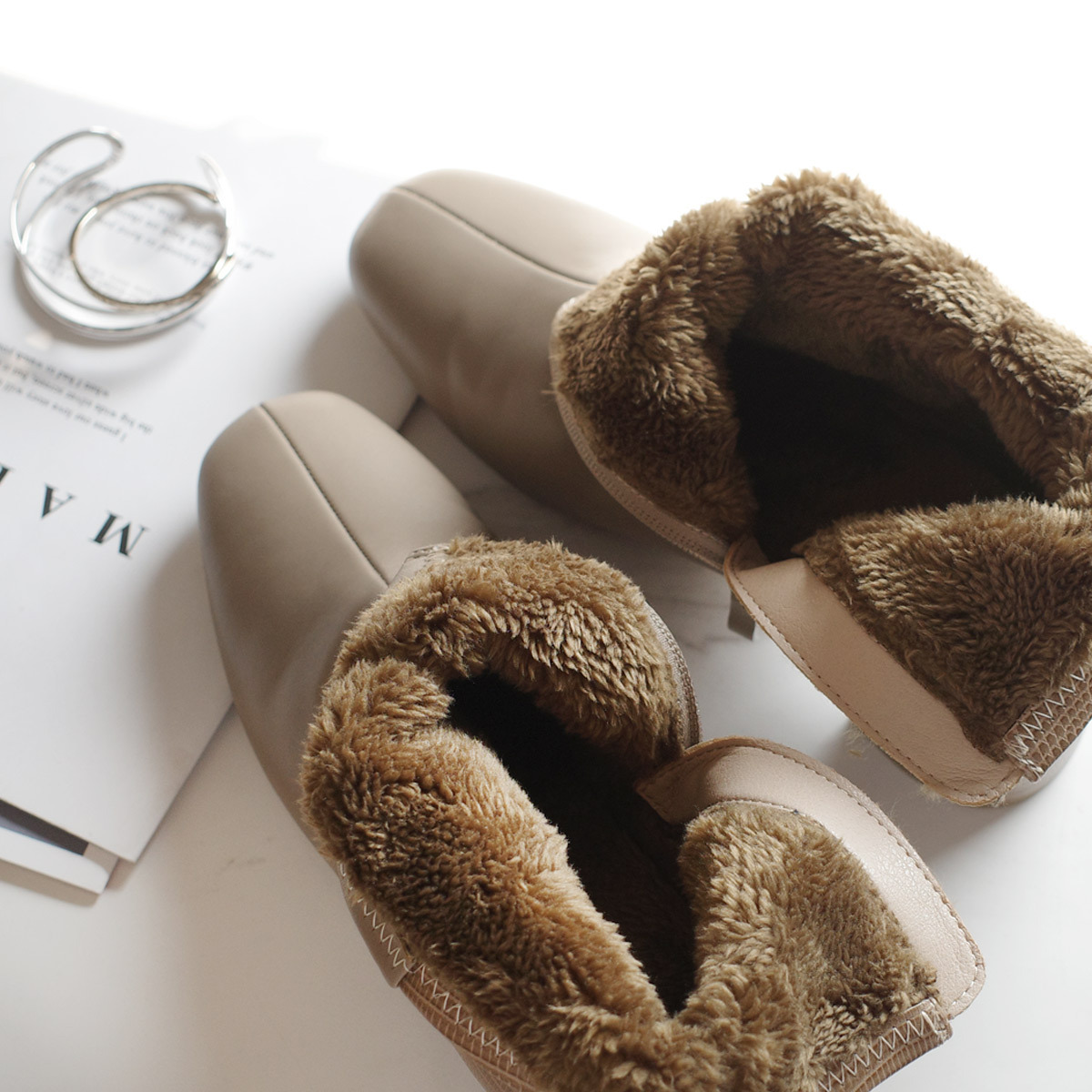 野性魅力 拼接刷毛方頭高跟短靴