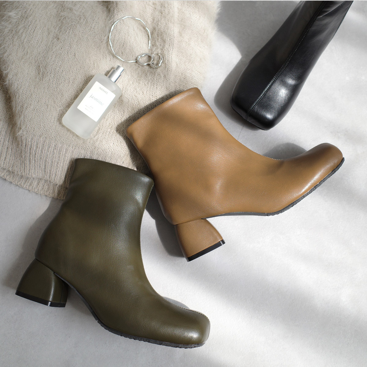 穿搭小姐姐 寬方頭高跟短靴