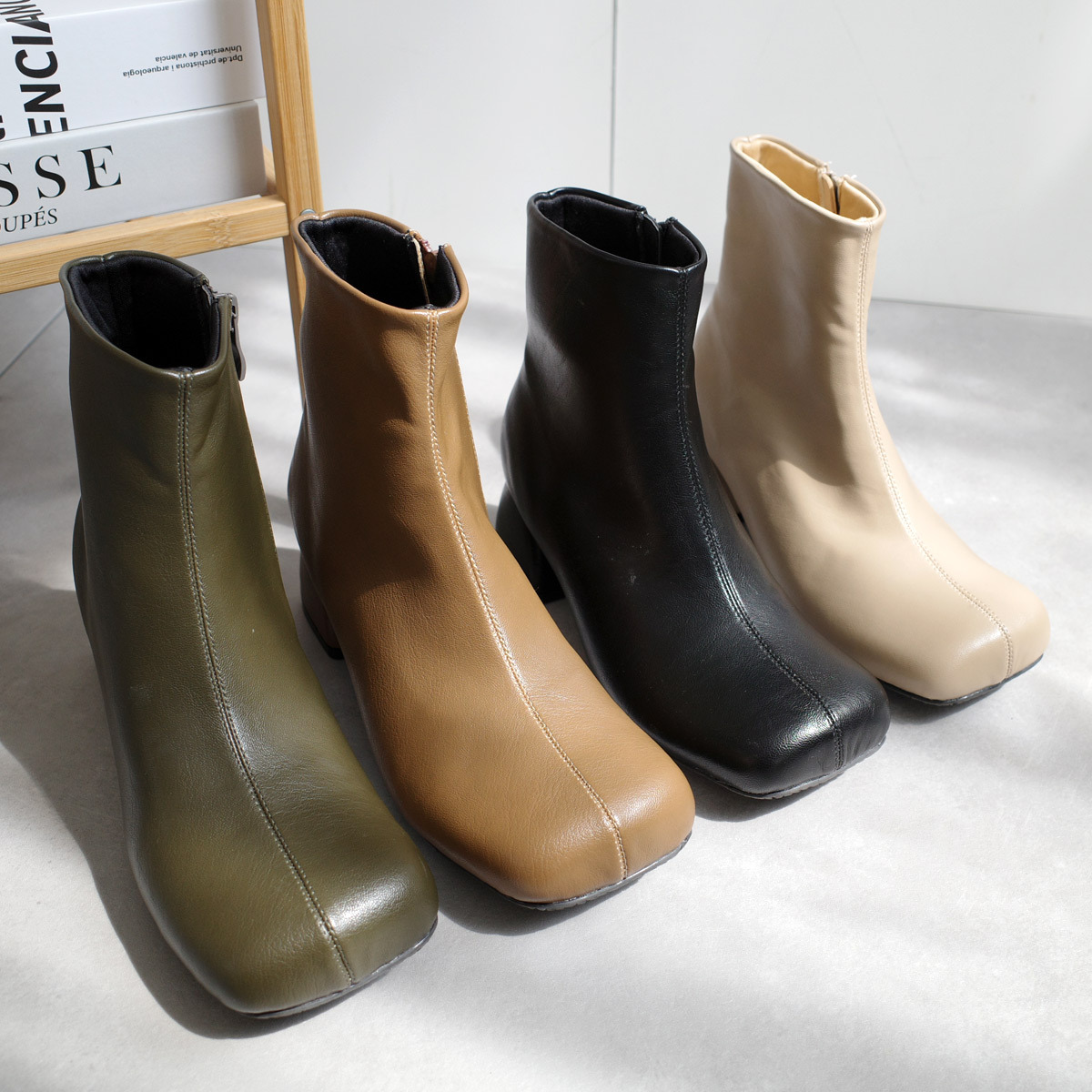 穿搭小姐姐 寬方頭高跟短靴