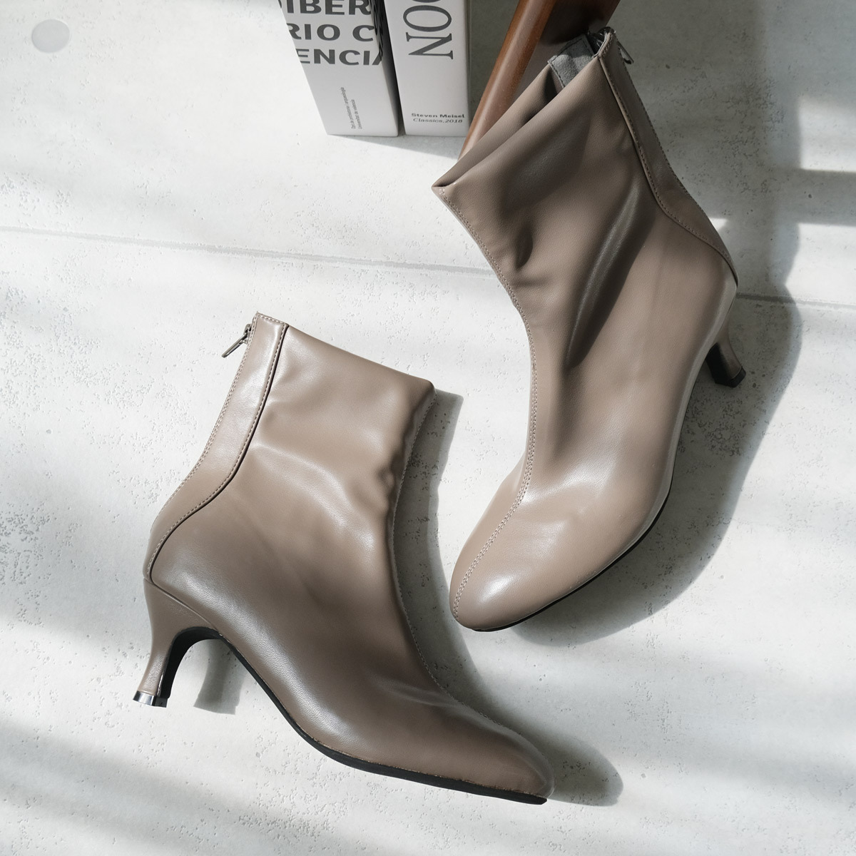 顯瘦濾鏡 小貓跟彈性中車線短靴