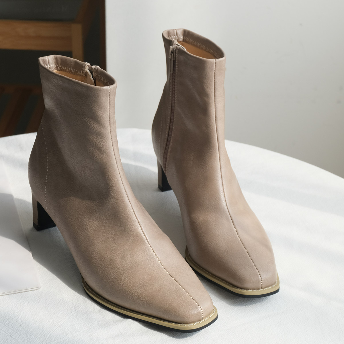 秋冬女神 方頭板跟靴