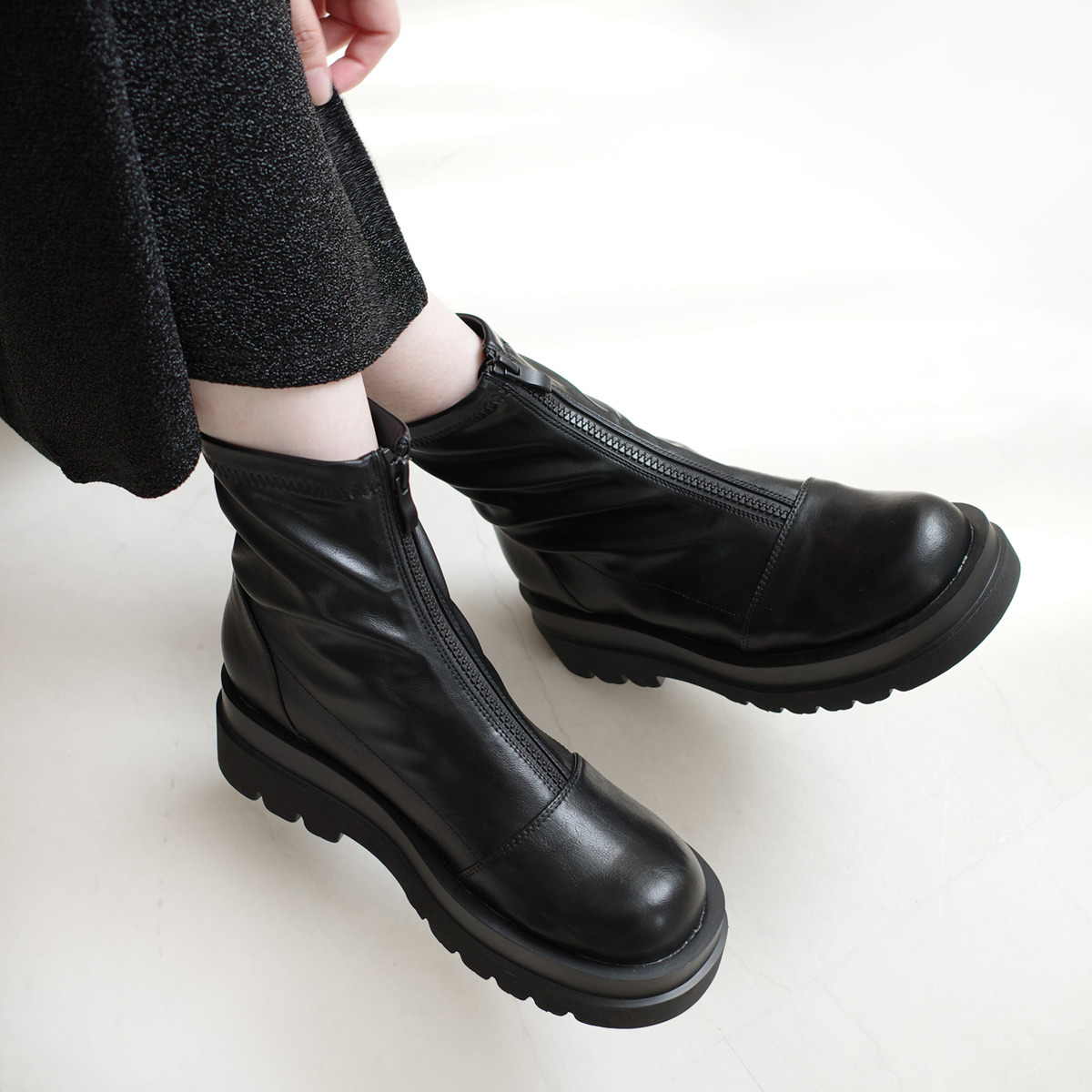 鬆糕厚底 前拉鍊率性襪靴