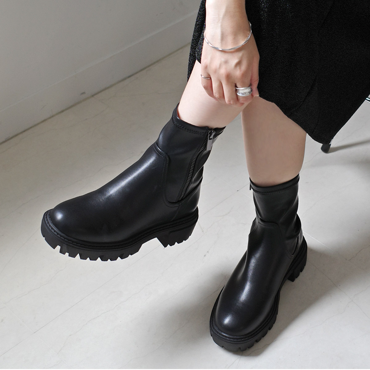 酷甜顯瘦 側拉鍊厚底襪靴