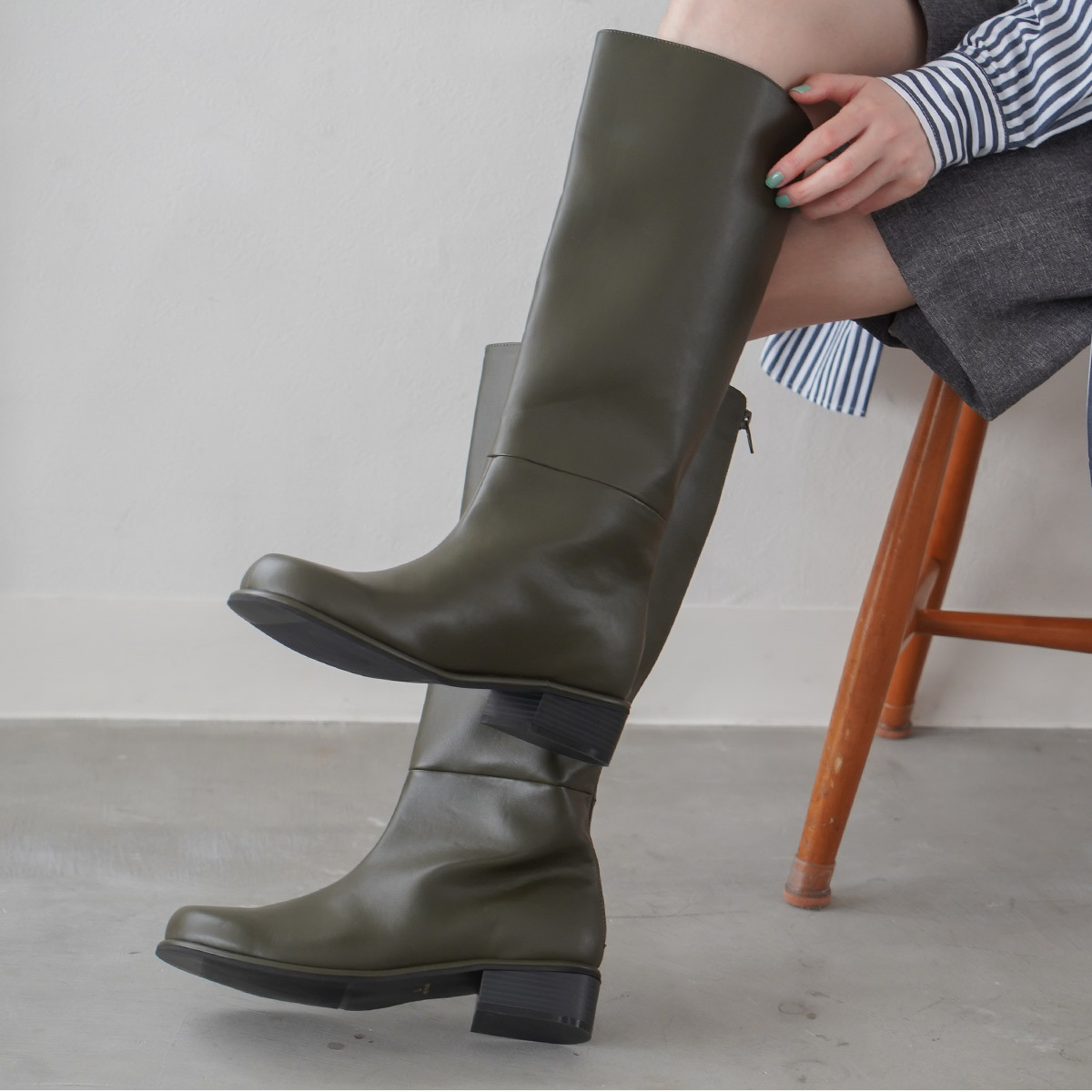 經典回歸 後拉鍊圓頭長靴