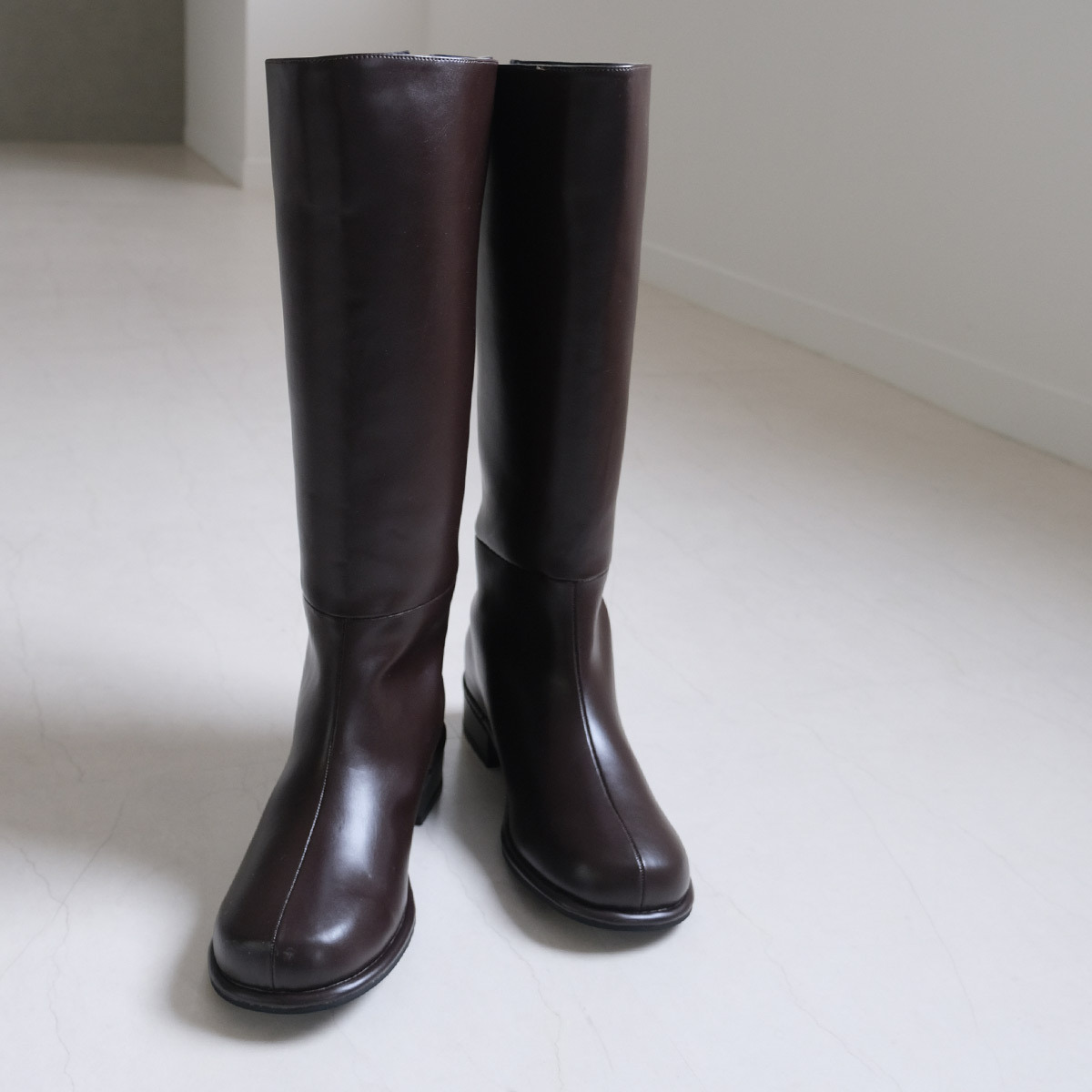 經典回歸 後拉鍊圓頭長靴