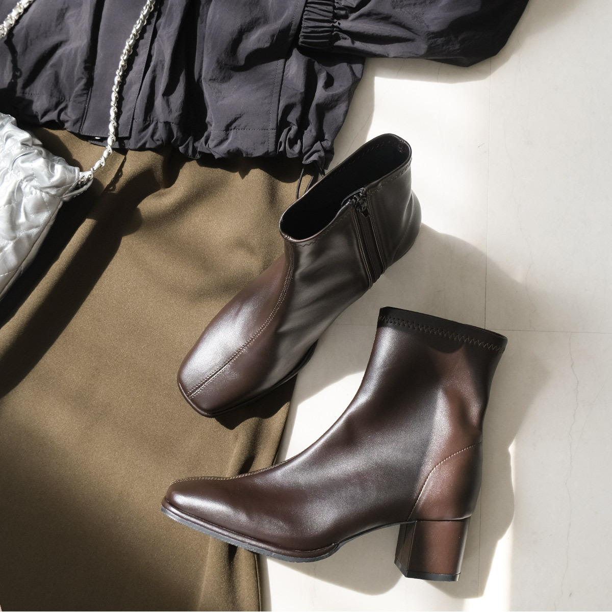 經典不敗 方頭中車線高跟襪靴