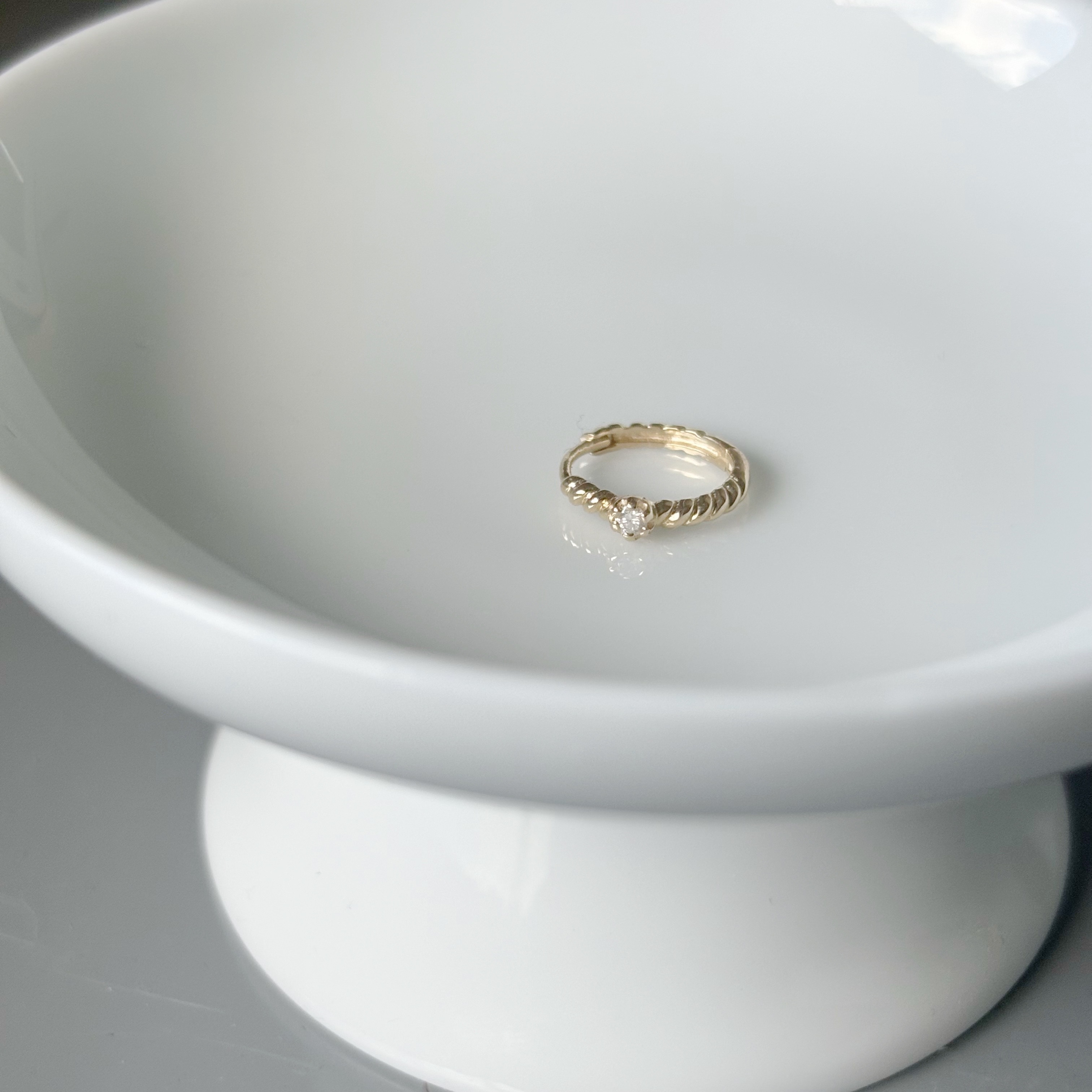 14K麻花迷你六爪真鑽耳圈