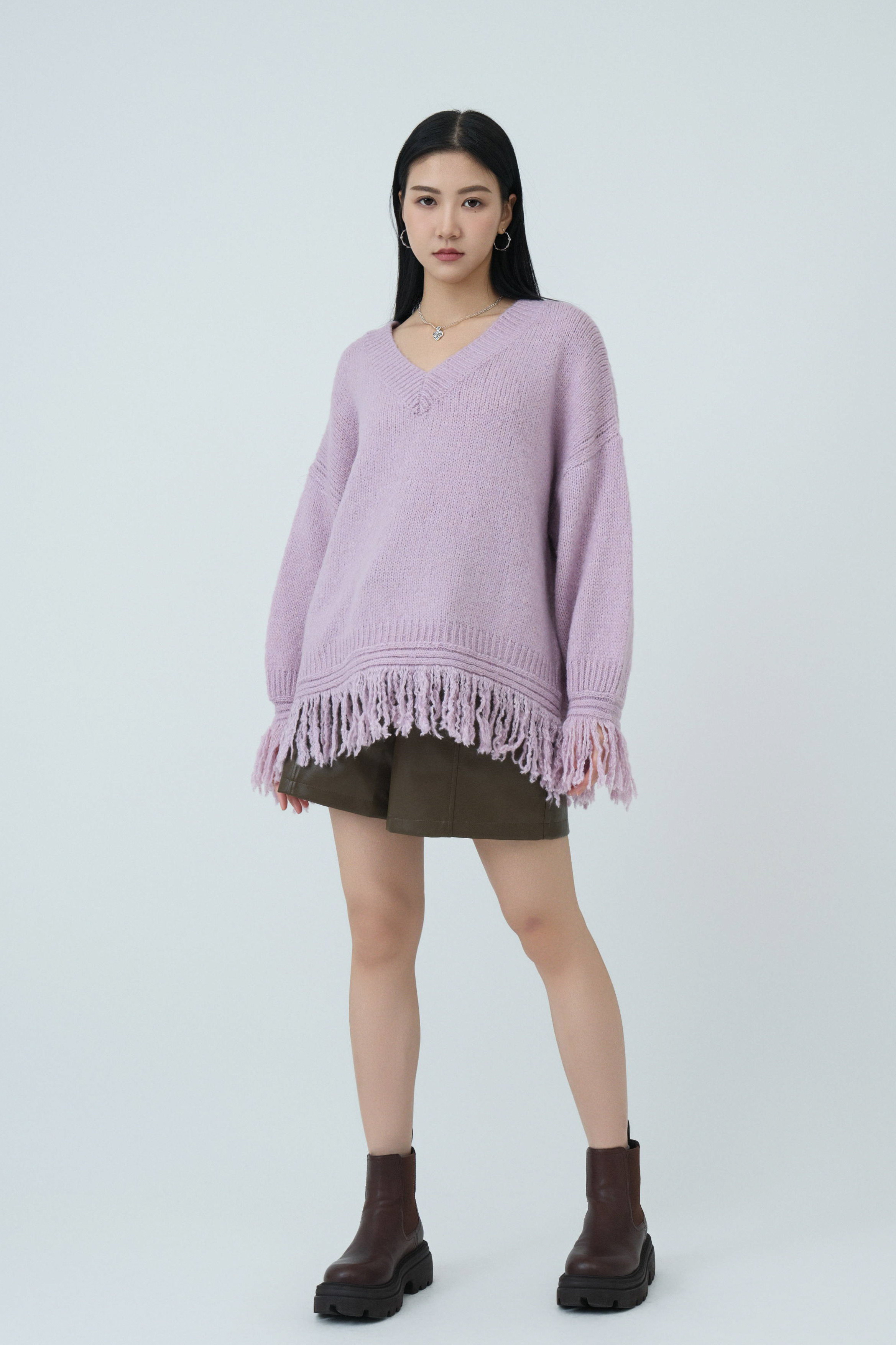 蘇蘇邊V領大冷衫  (現貨款式）