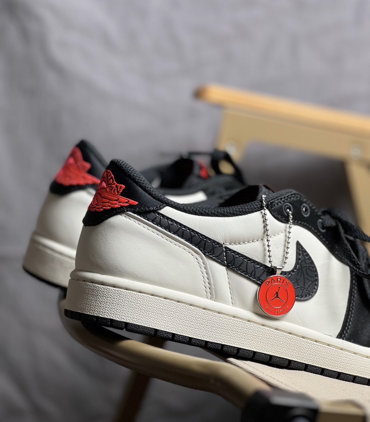 預購 PSG x Nike AJ1 Low OG 嫣紅漸層 大巴黎 暗紋勾