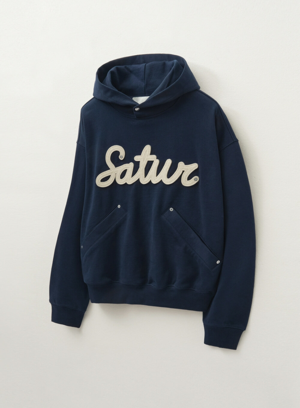 SATUR APPLIQUE RIVET HOODIE