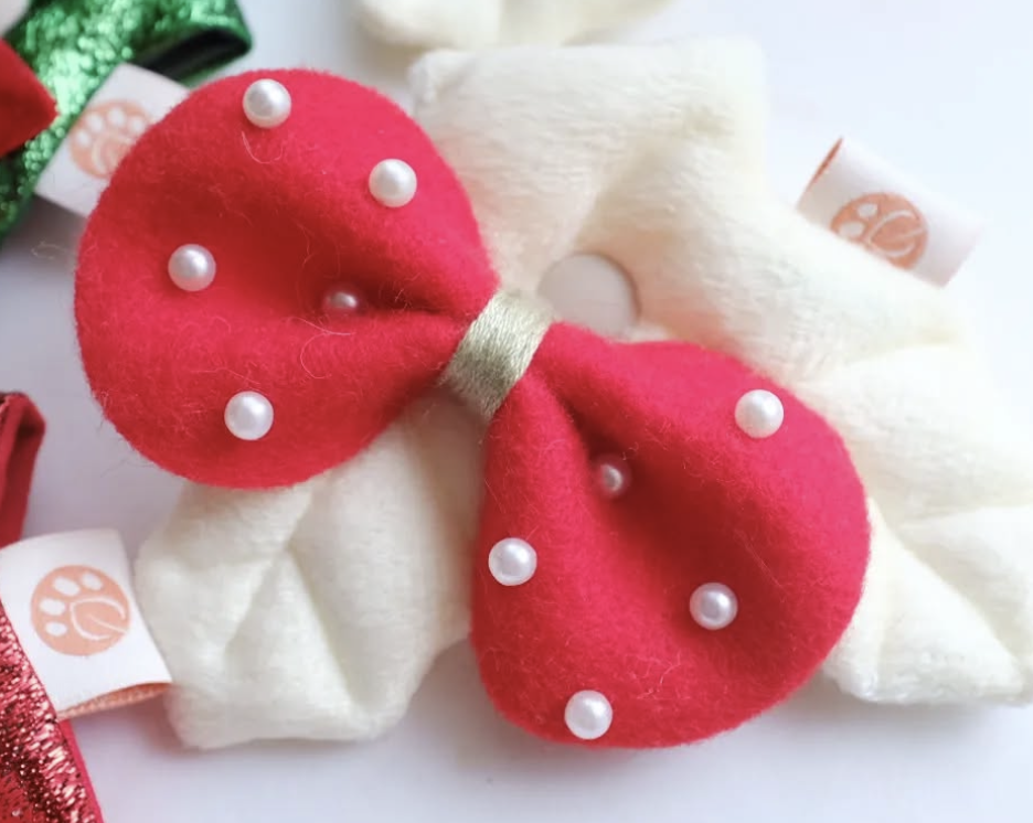 HIKOINU - 韓國胸背裝飾 - 白霜葉配紅蝴蝶結