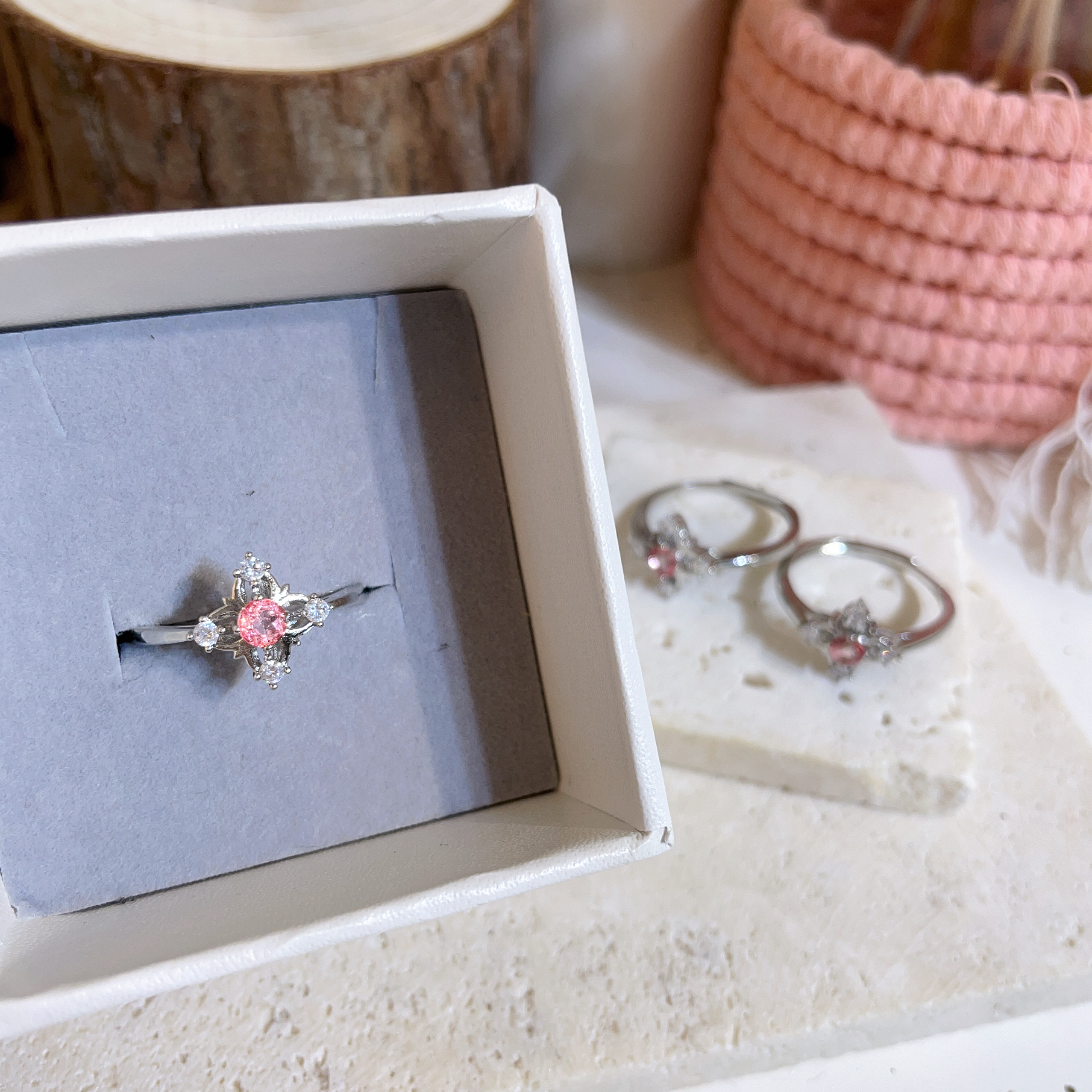 F195 粉碧壐花花戒指