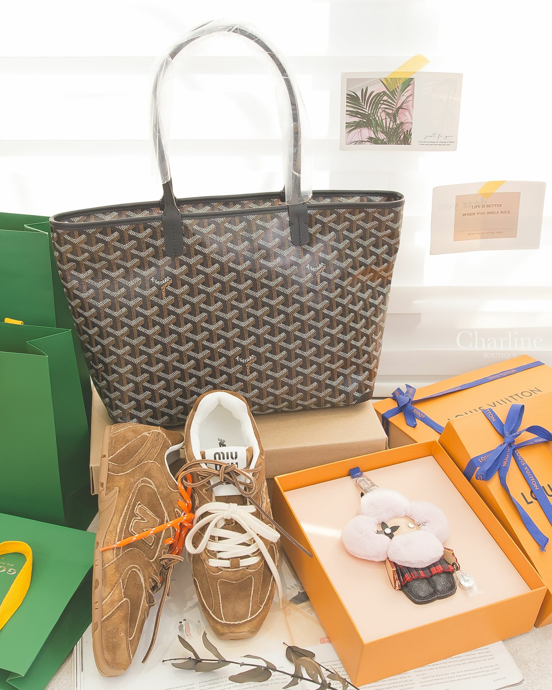 Louis Vuitton Vivienne黑色老花淡紫色絨毛紅黑格紋裙玩偶銀釦吊飾,New BalanceXMiu Miu 530 肉桂色運動鞋,Goyard Artois Pm黑色拉鍊托特包-Charline Boutique 精品代購
