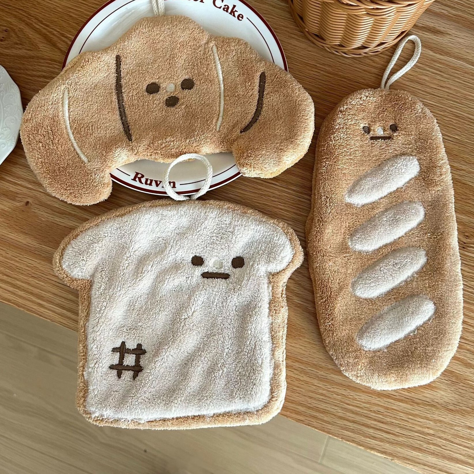 《5372》卡通刺繡麵包可掛式擦手巾