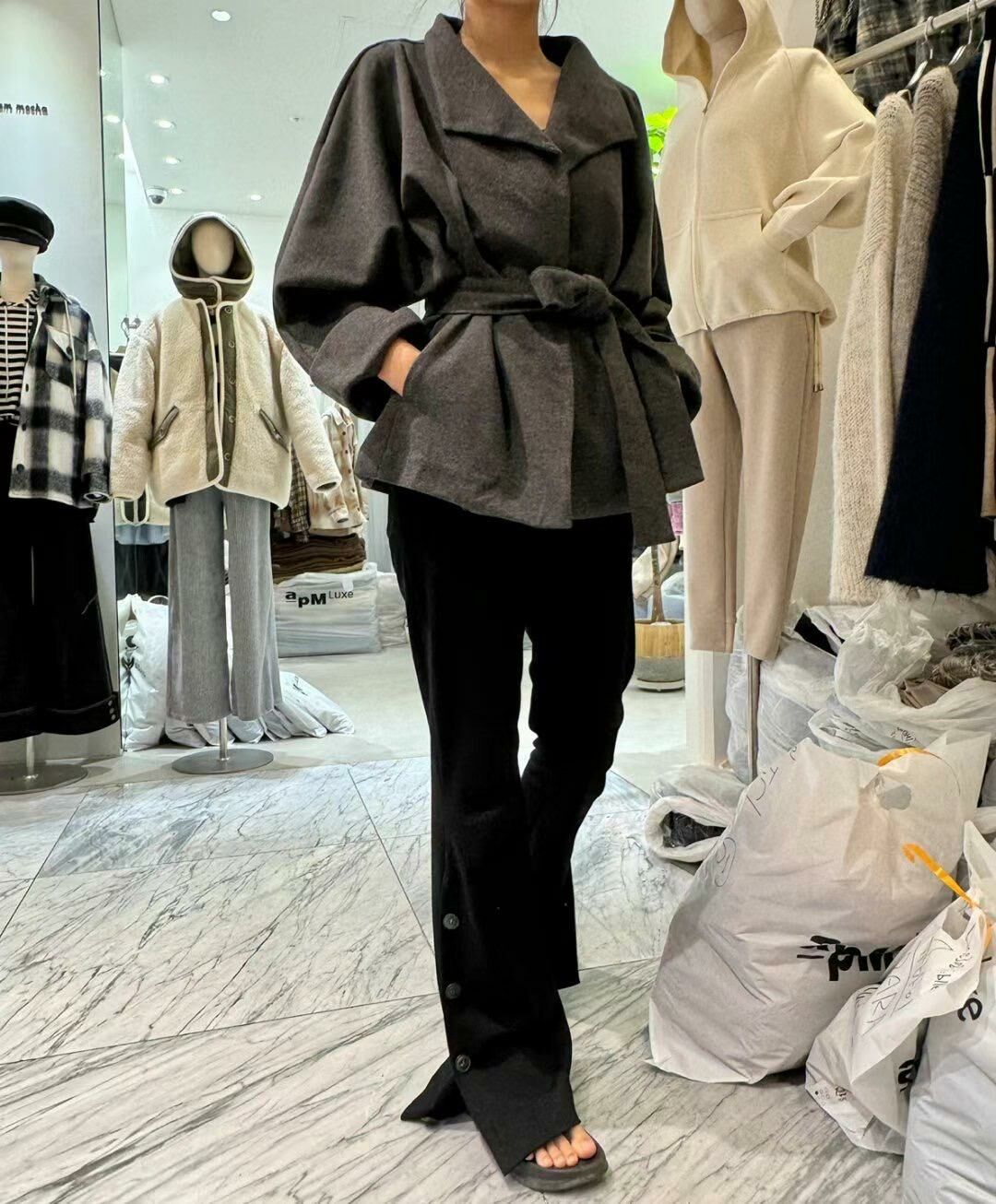 TC232  大翻領收腰帶大衣(深灰)