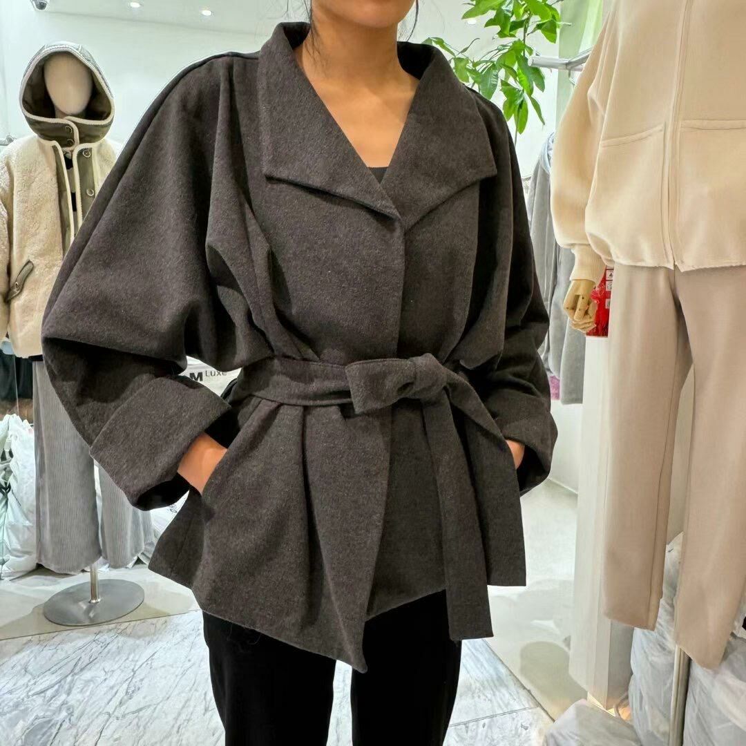 TC232  大翻領收腰帶大衣(深灰)