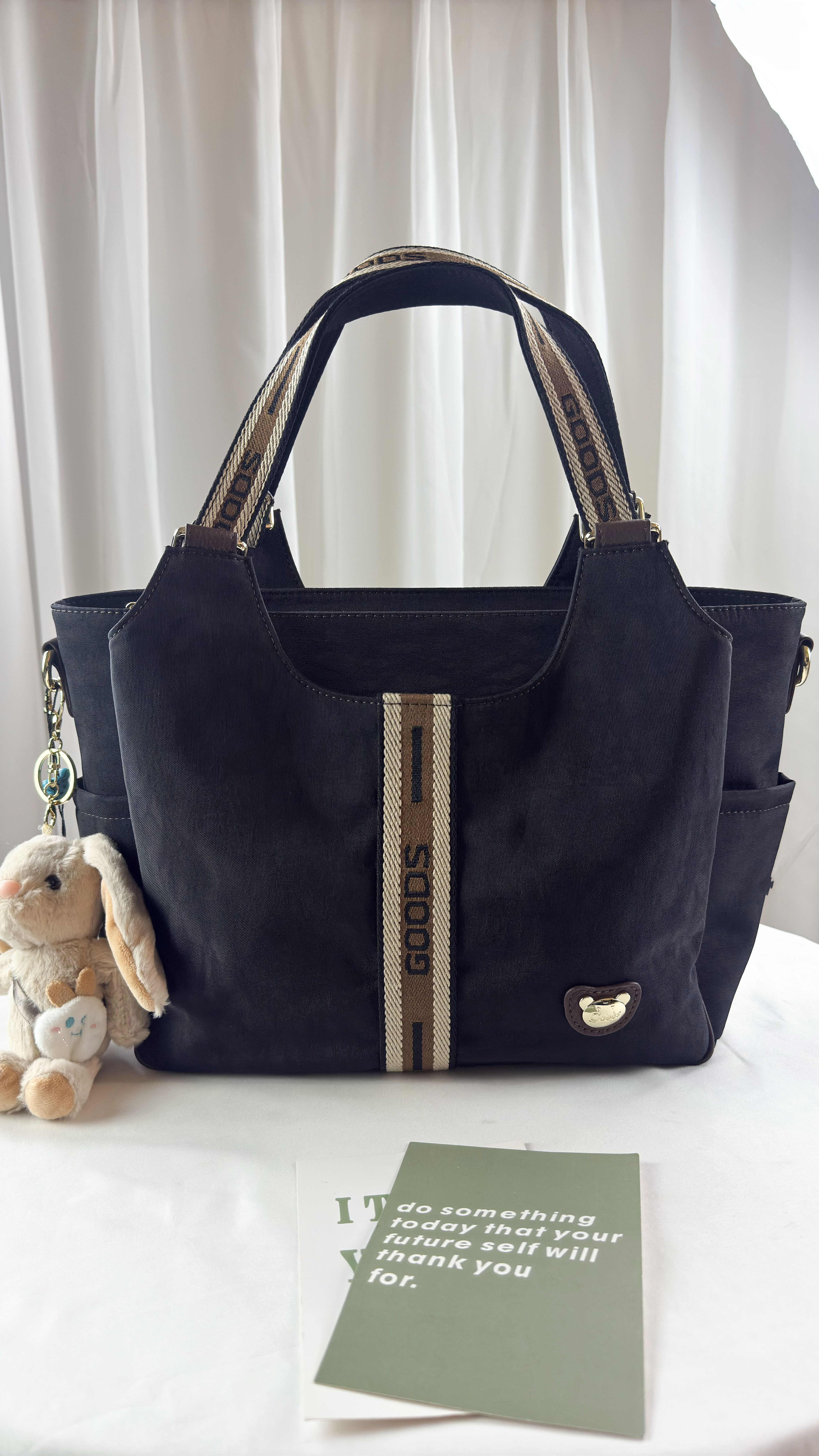 現貨  正品GOODS 卡其織帶 防潑水手提包 GOODS包 熊熊側背包 熊熊包 織帶側背包  附小熊吊飾 #2756