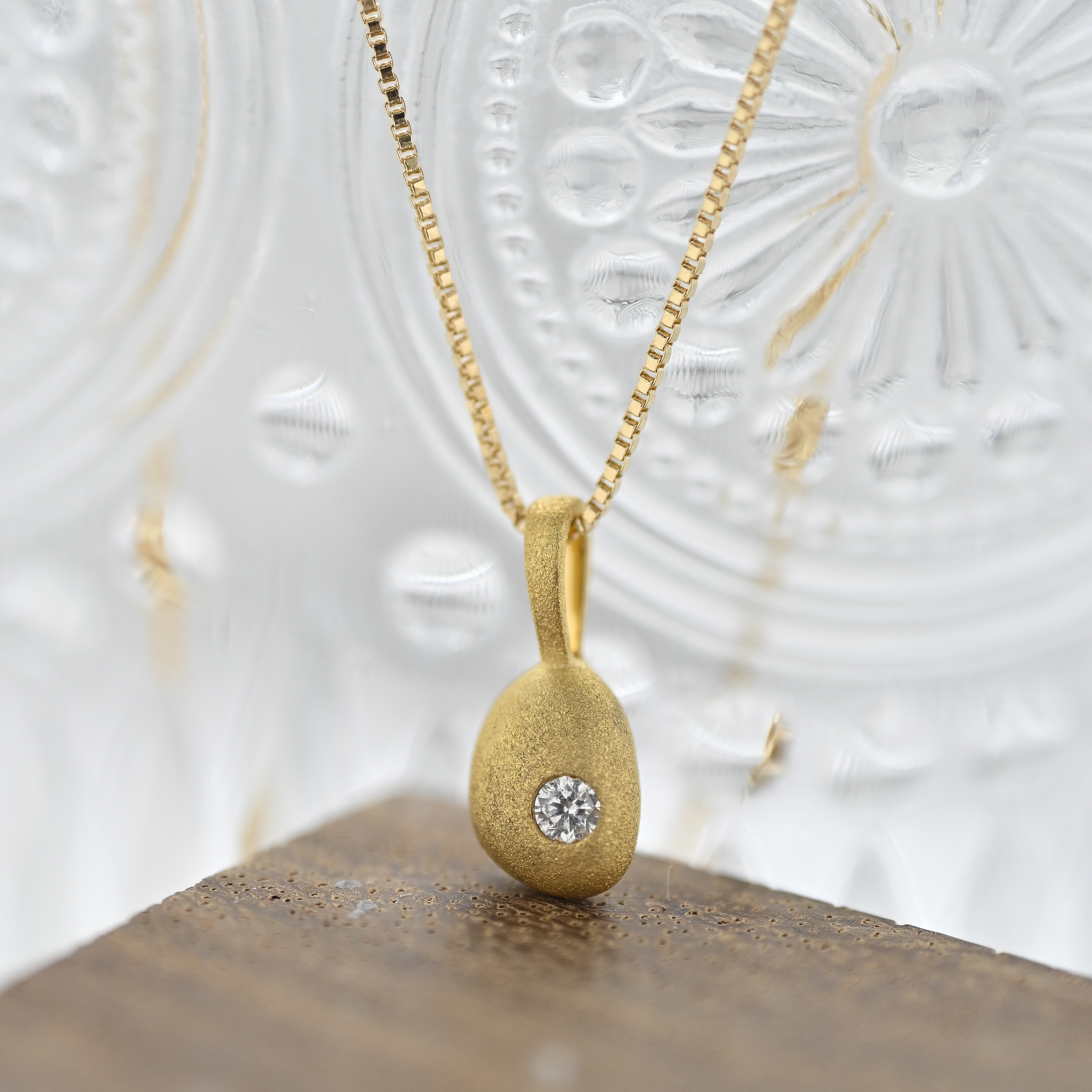 18K Gold Bean Diamond necklace
