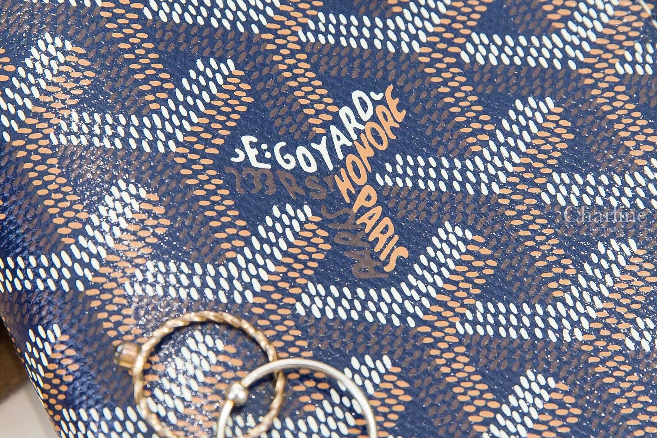 Goyard Montmartre GM Case 海軍藍大型小牛皮黃色內裡扣式收納包