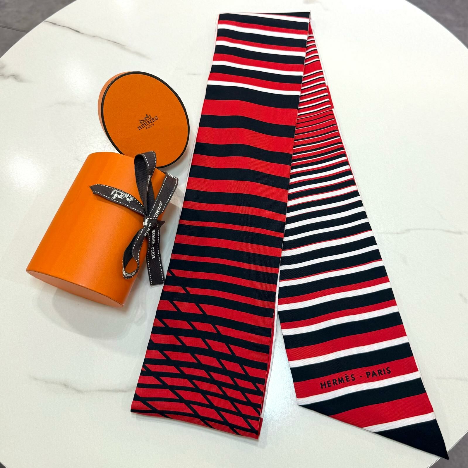 全新MAIX TWILLY 絲巾 紅色間條紋真絲 #香榭站正品