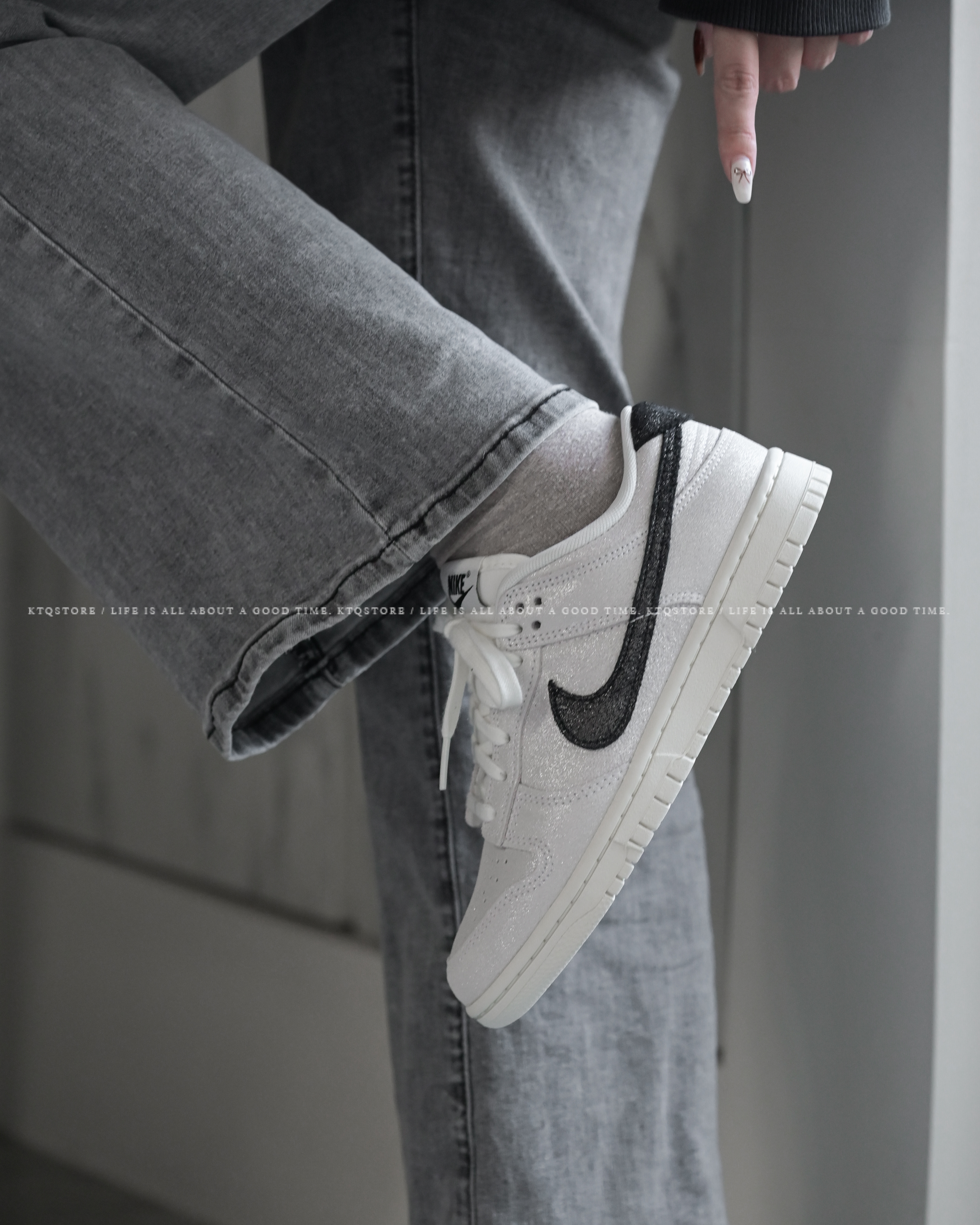 KTQ STORE ‧ Nike Dunk Low SE White Black Team Red 麂皮黑 HQ3502-100