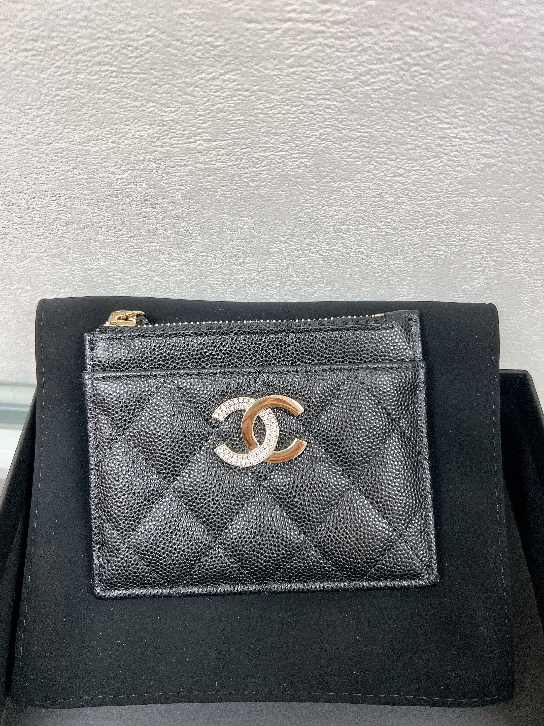 Chanel zipped card holder/ wallet (black caviar)