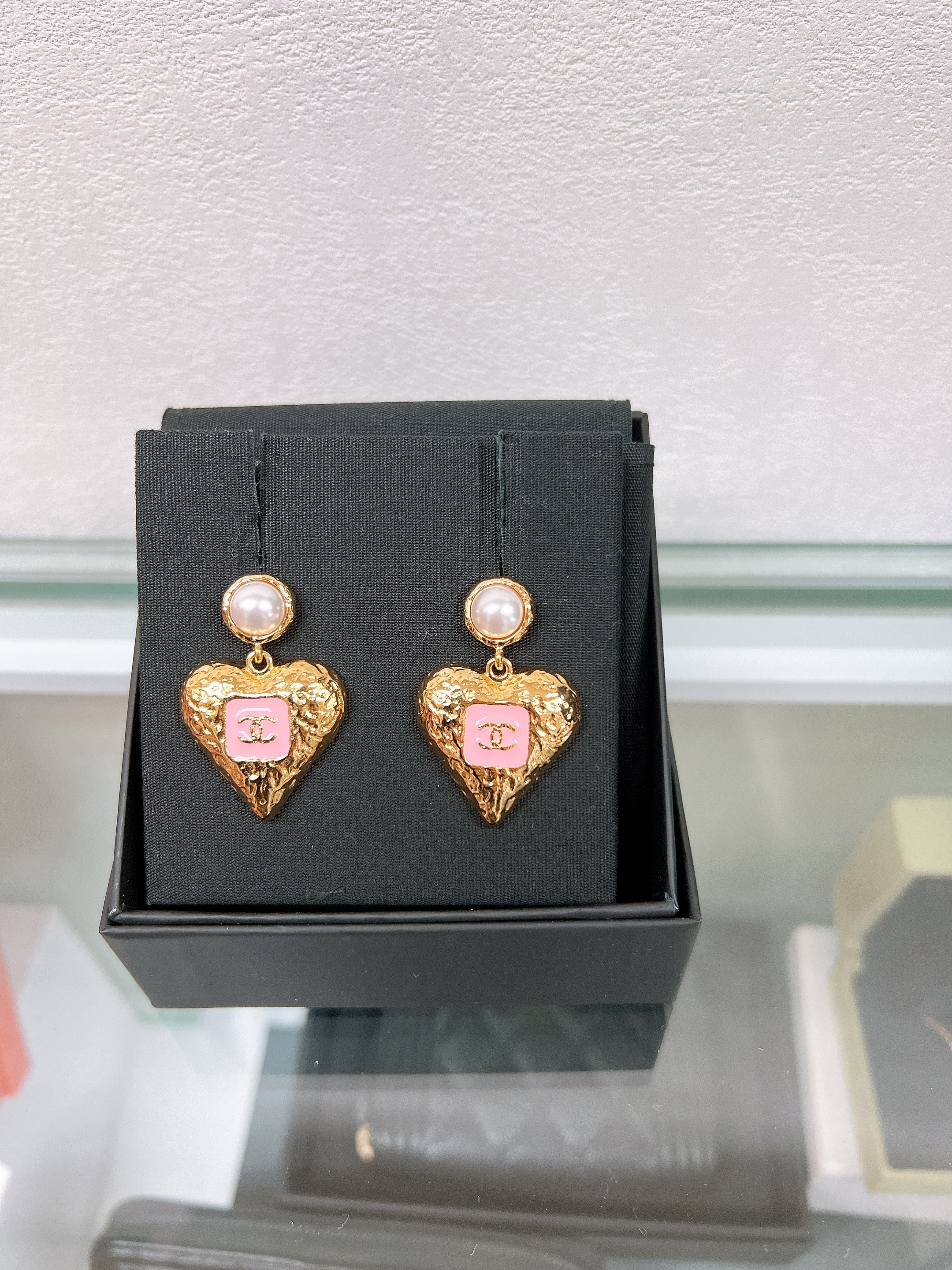*Unused* Chanel earrings 23k heart