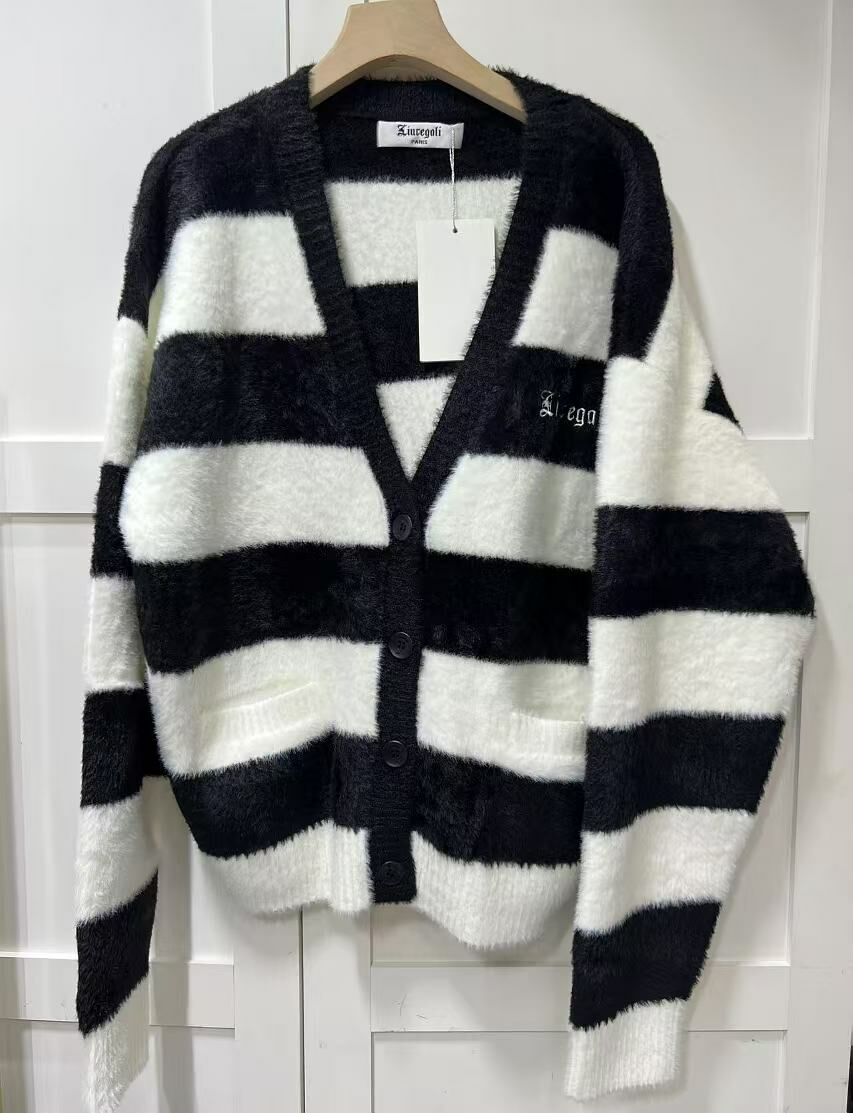 LIUREGALI 毛毛黑色間紋開衫 -M