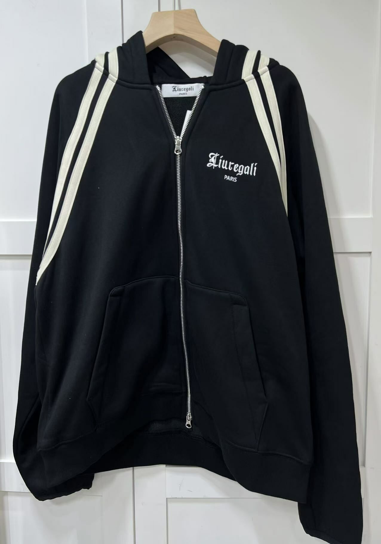 LIUREGALI 黑色白邊型格拉鏈外套 -M