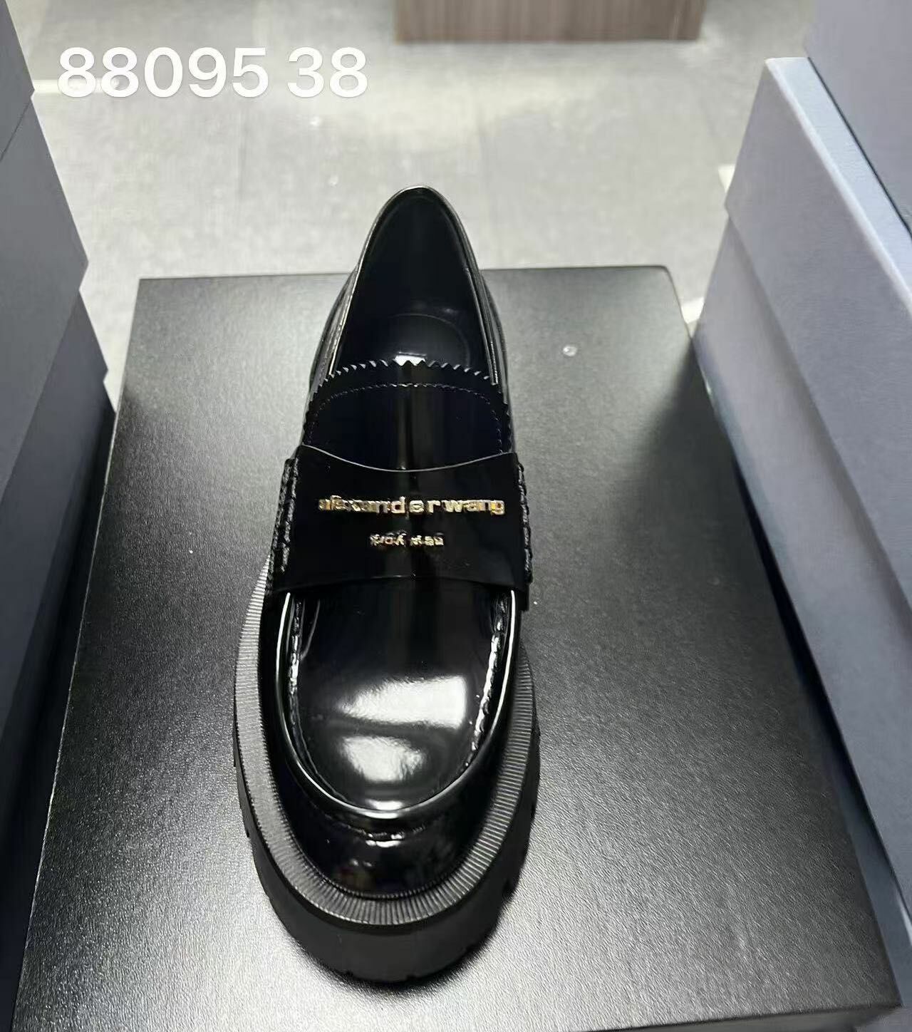 AW亮面黑色樂福鞋 -M