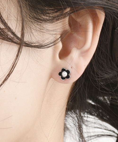 MARY QUANT / Small Daisy Earrings